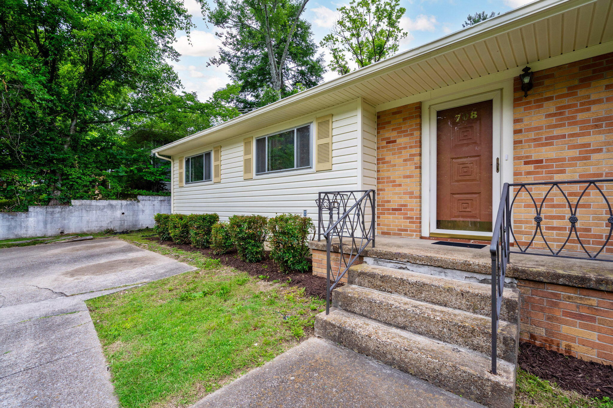 708 Claremont Circle