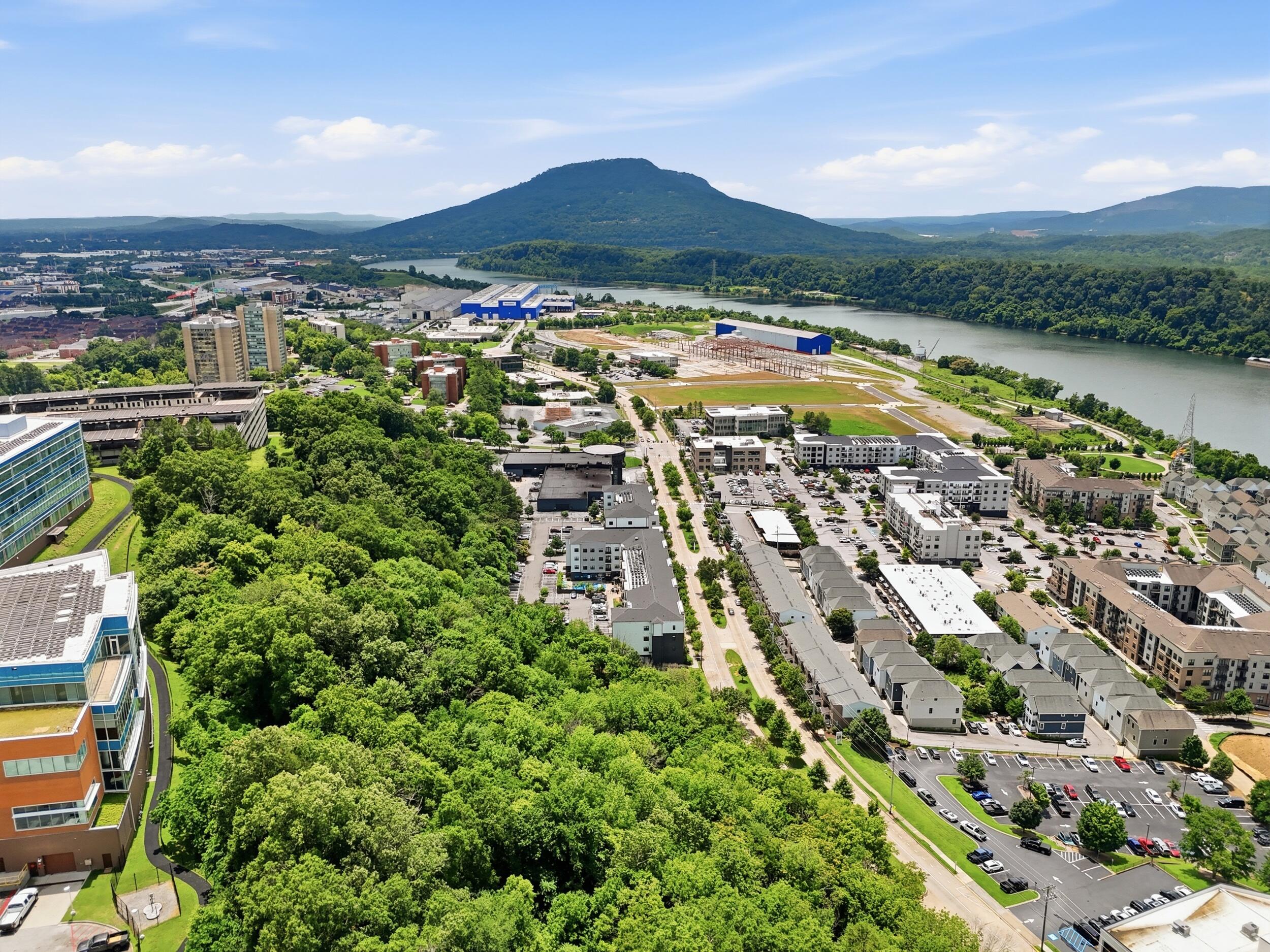 782 Riverfront Parkway, 102