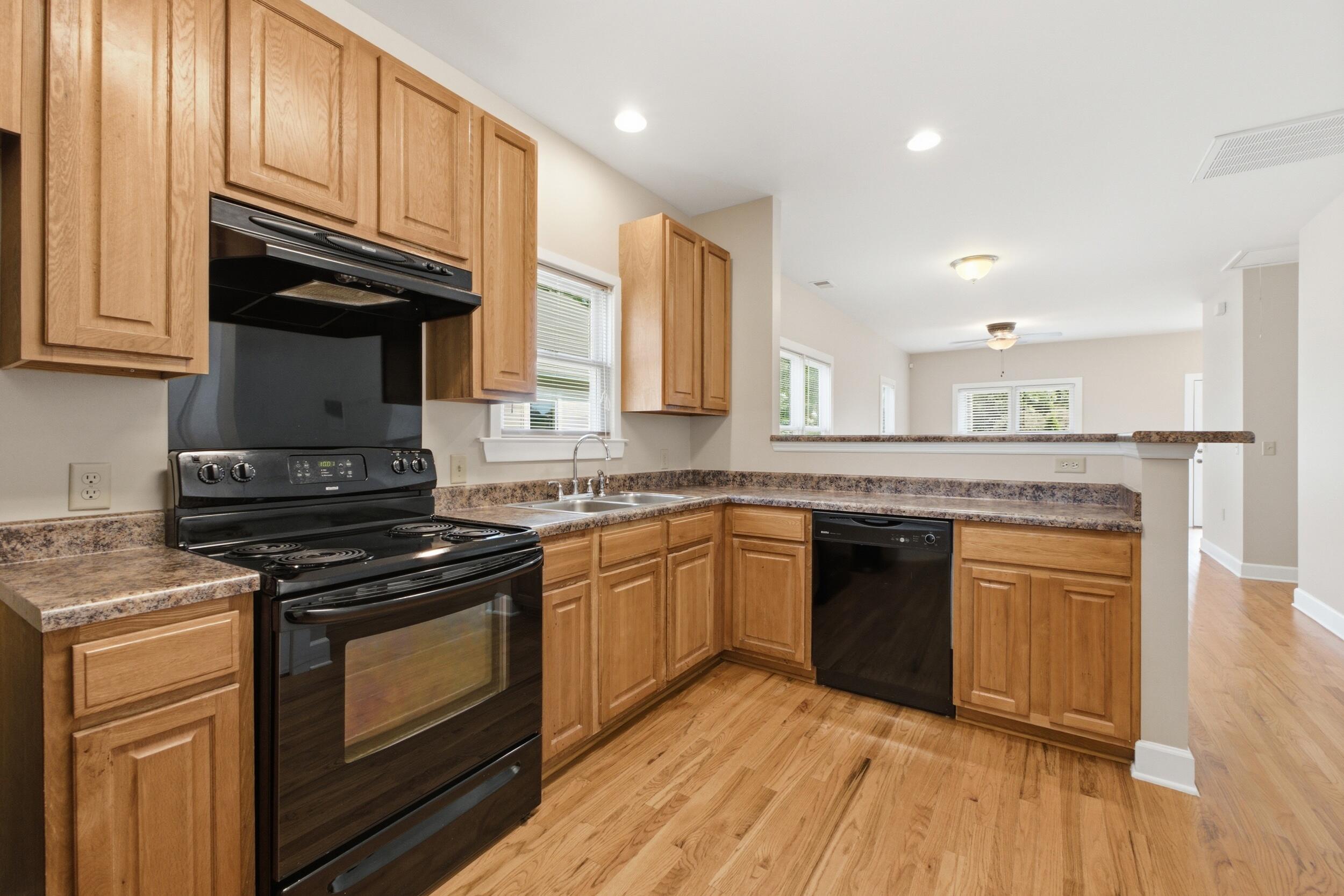 1012 W 37th Street