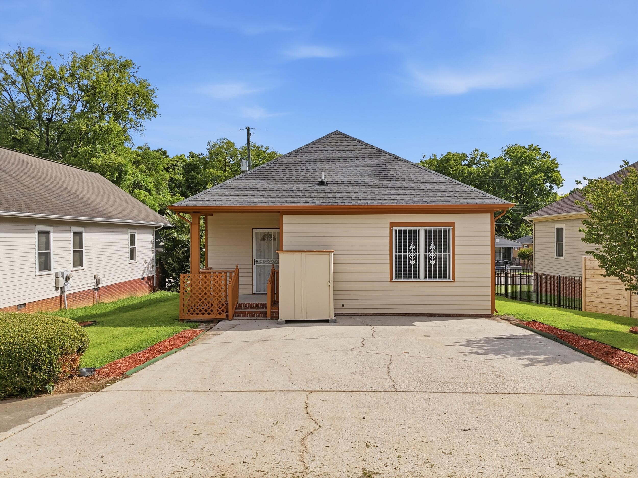 1012 W 37th Street