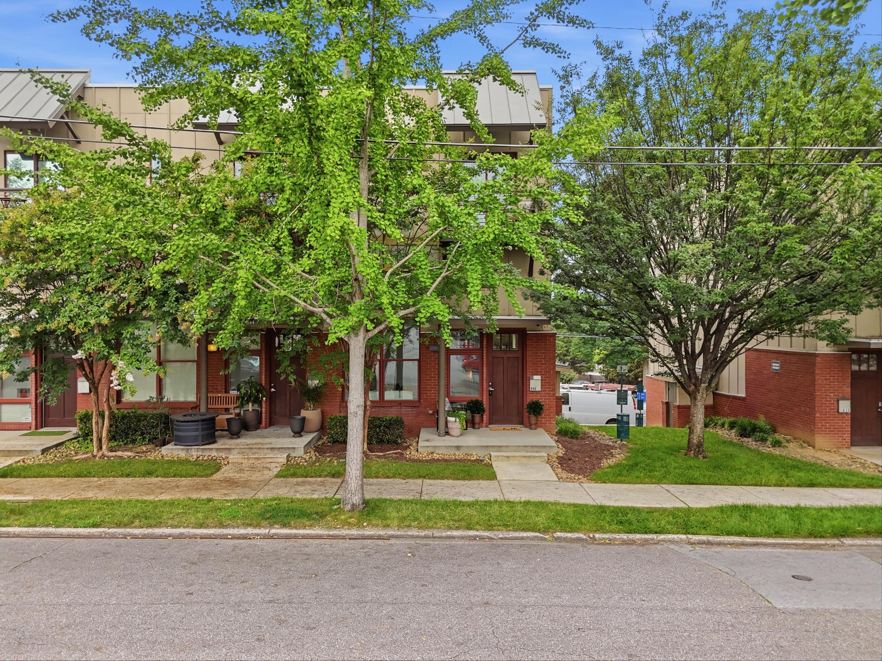 840 E 08th Street