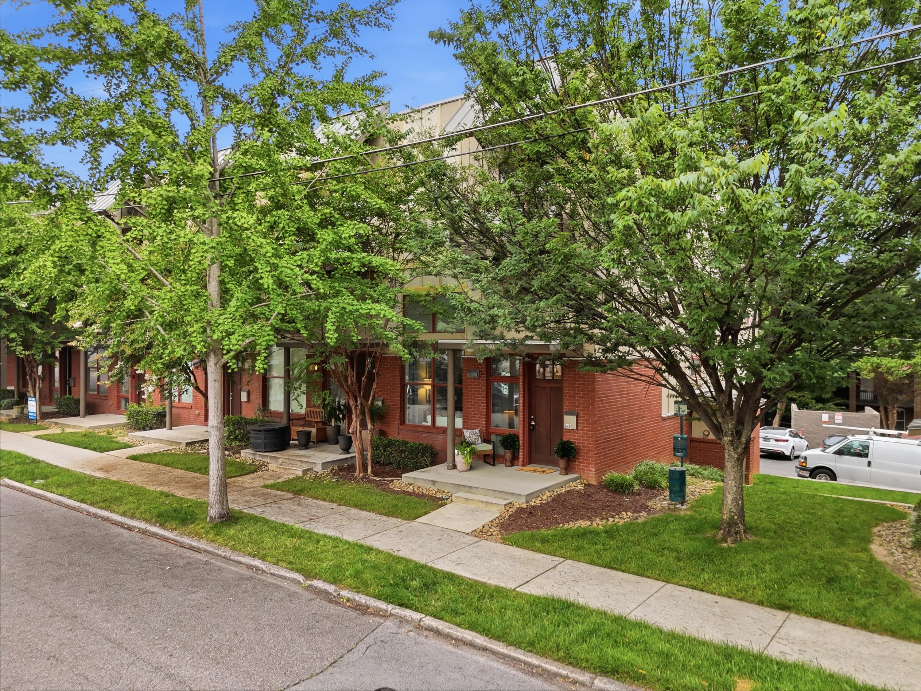 840 E 08th Street