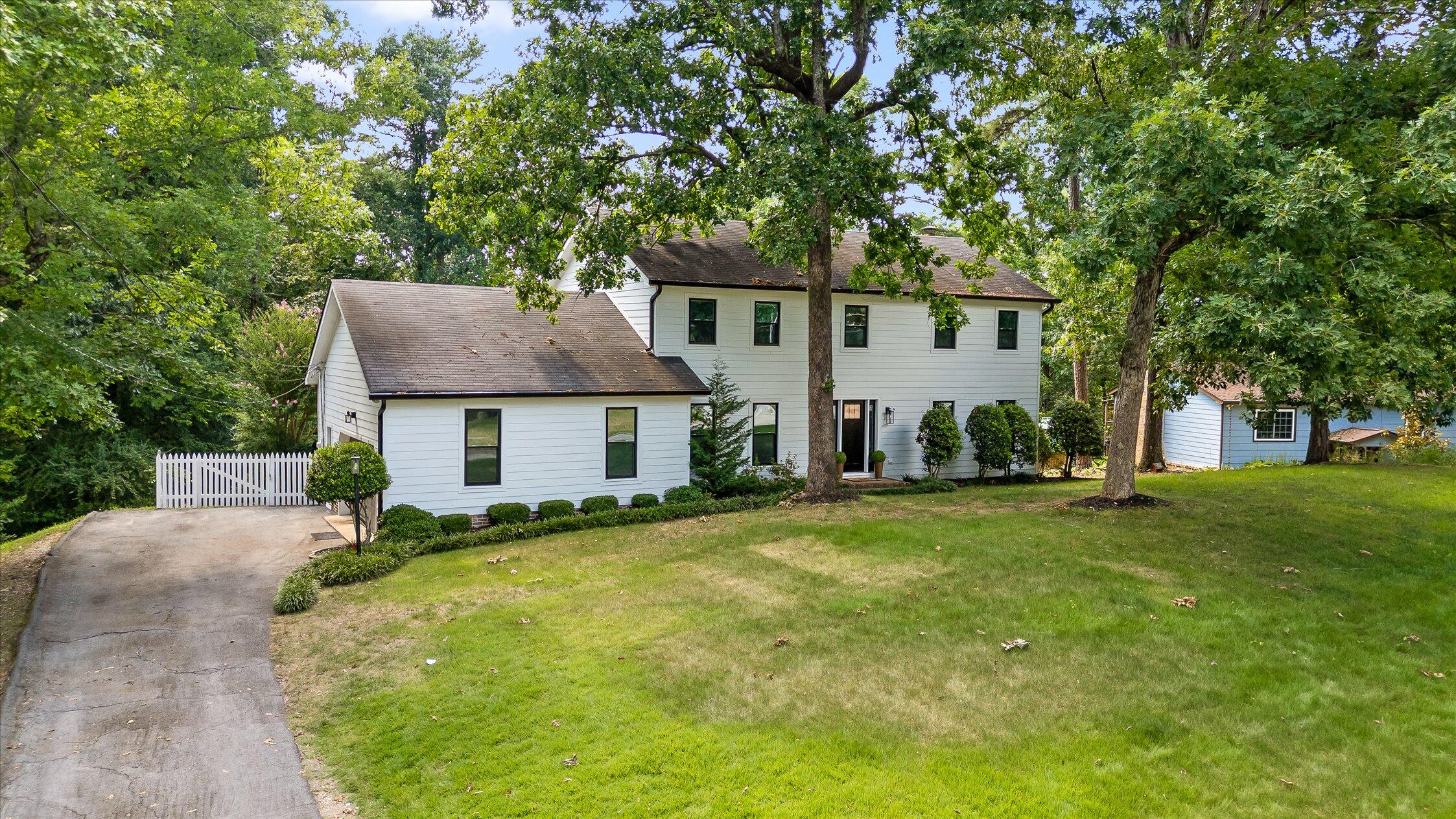 1411 Timbercrest Lane