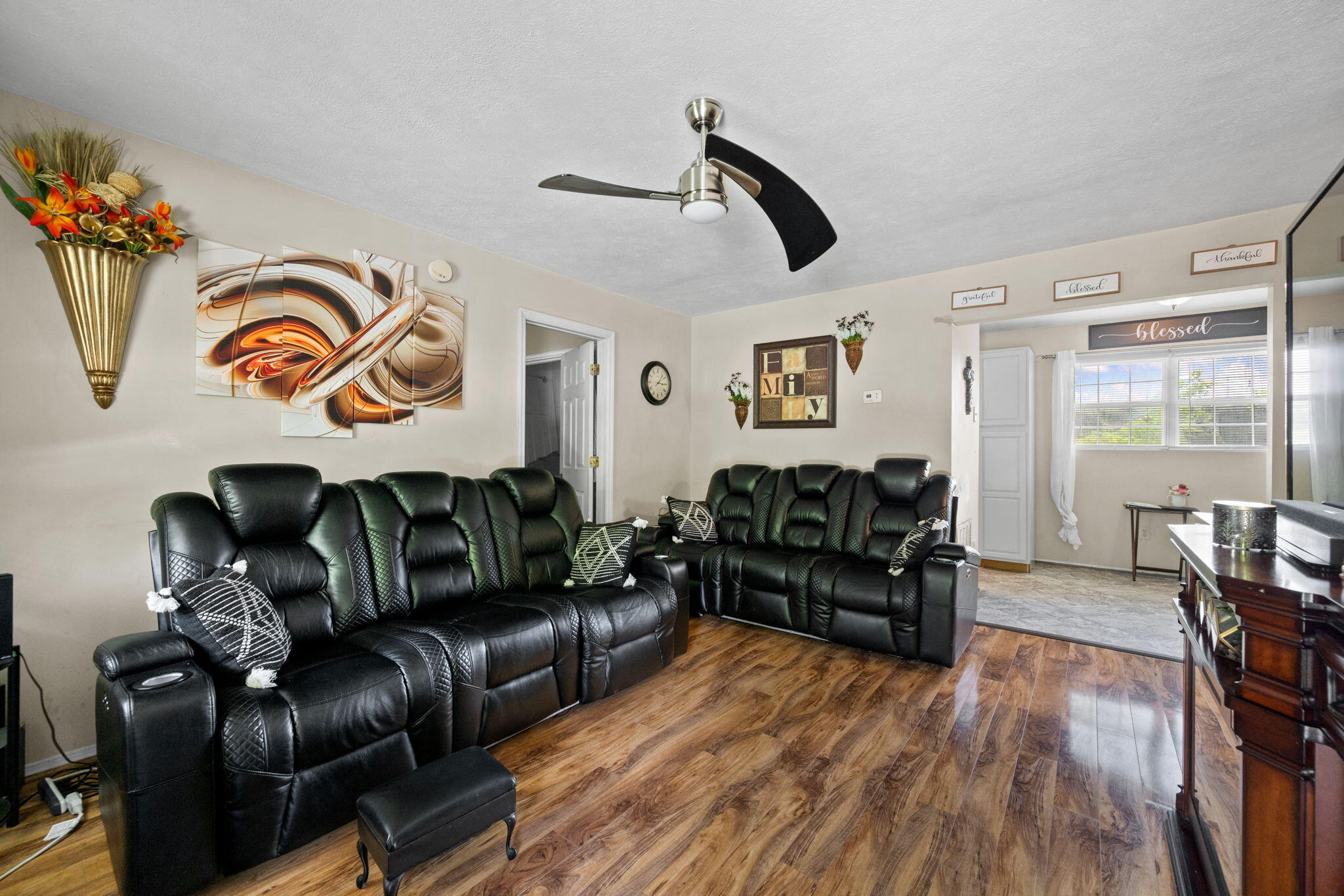 851 Highway N 341