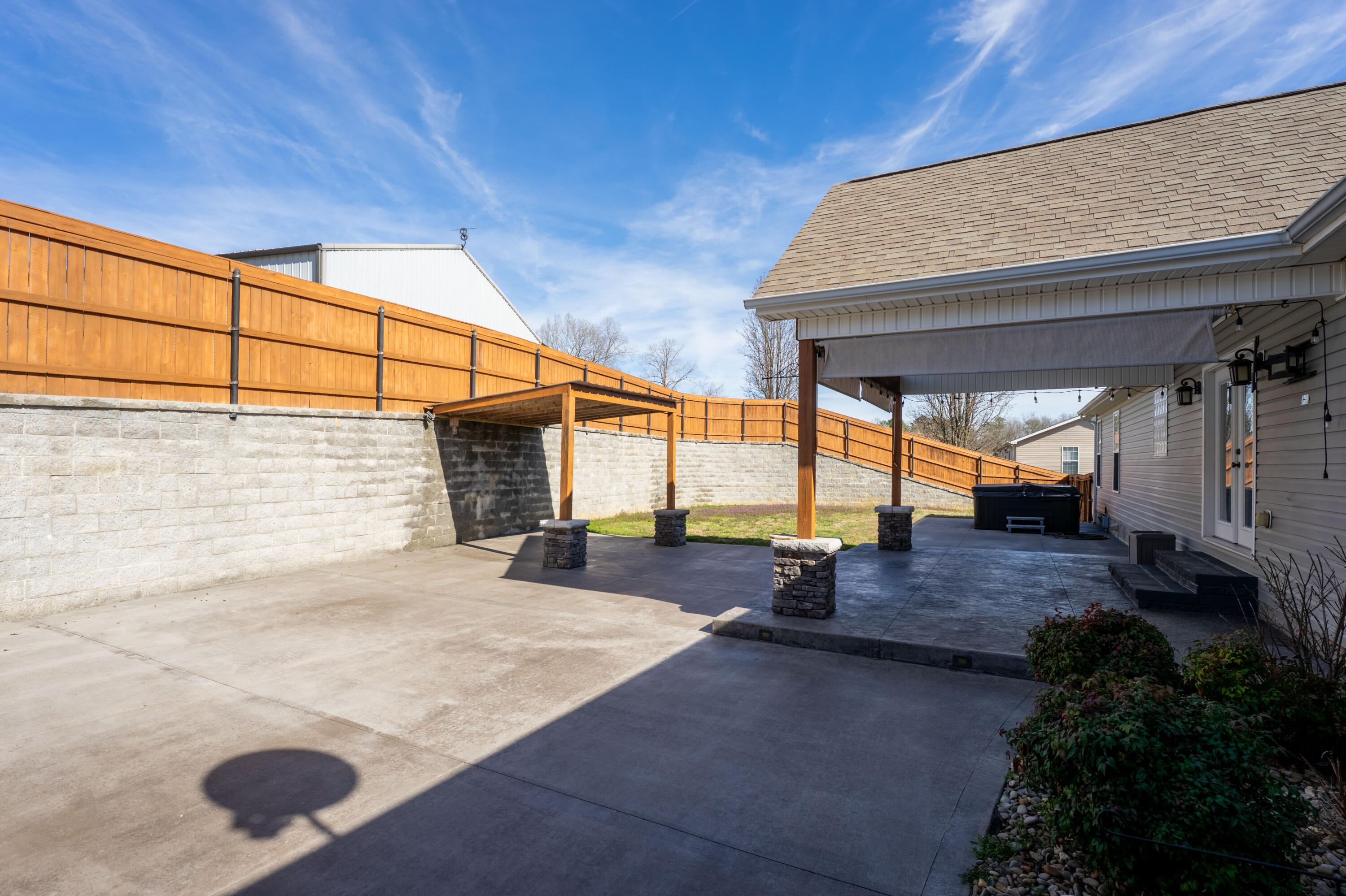 668 Arlis Avenue