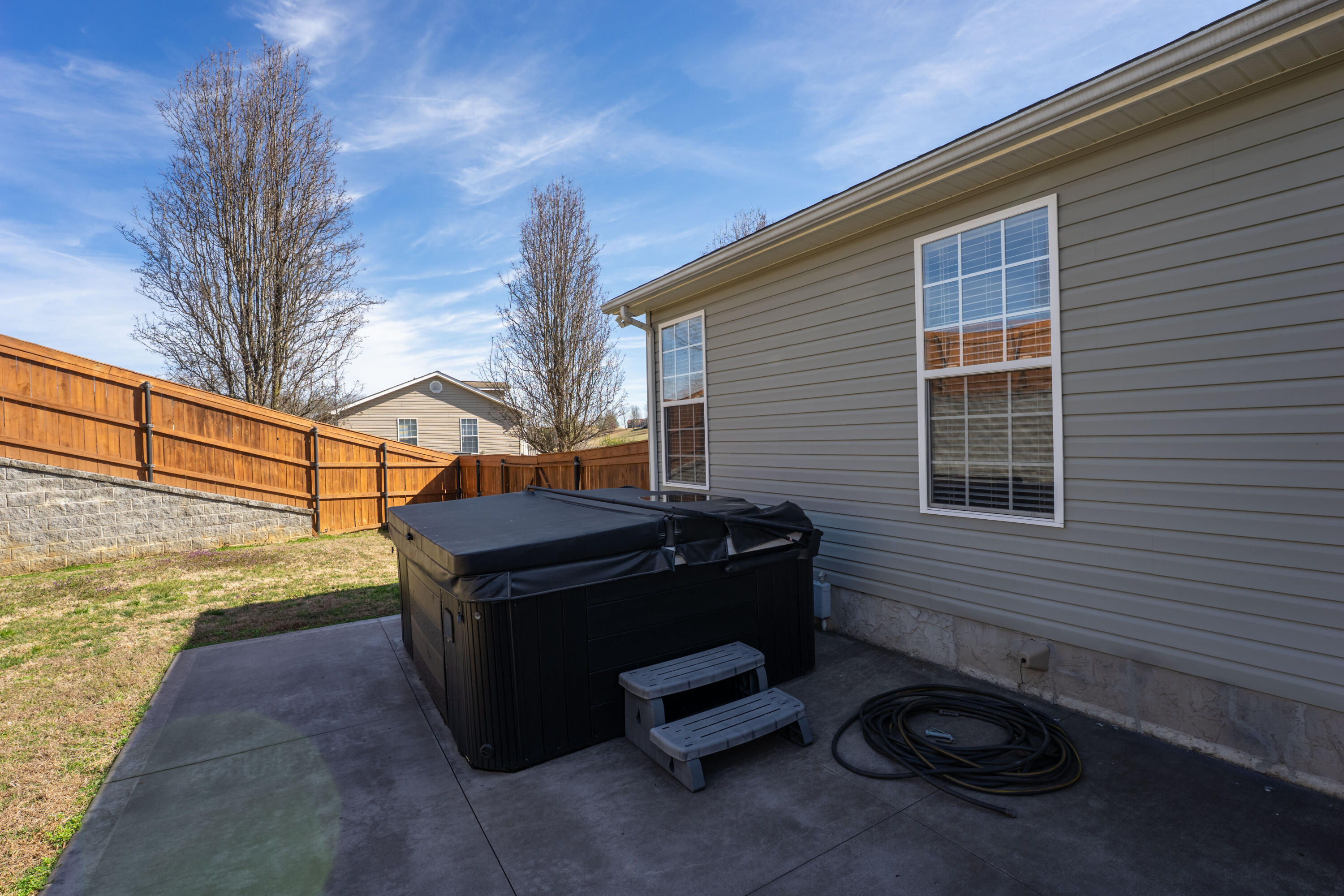 668 Arlis Avenue