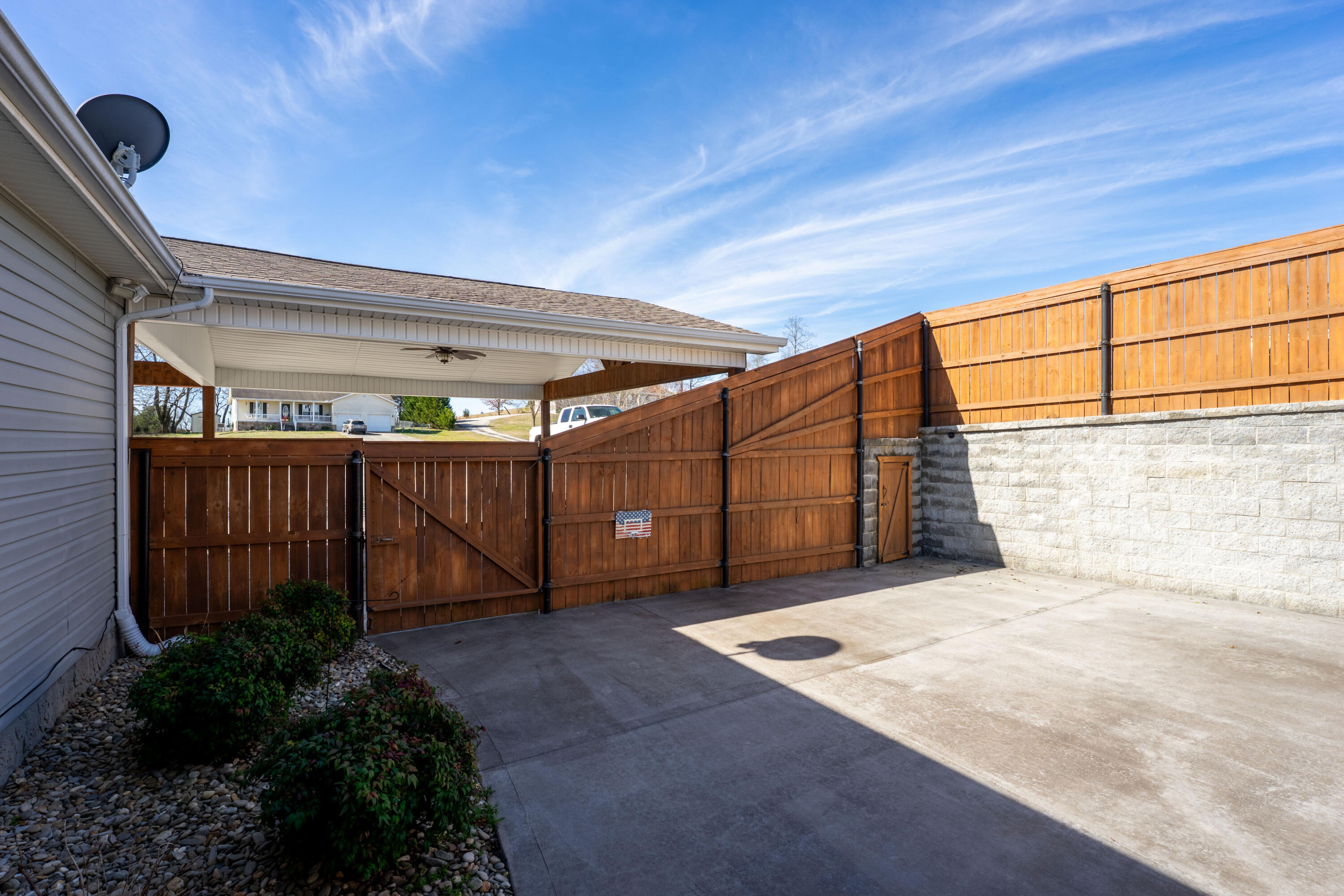 668 Arlis Avenue