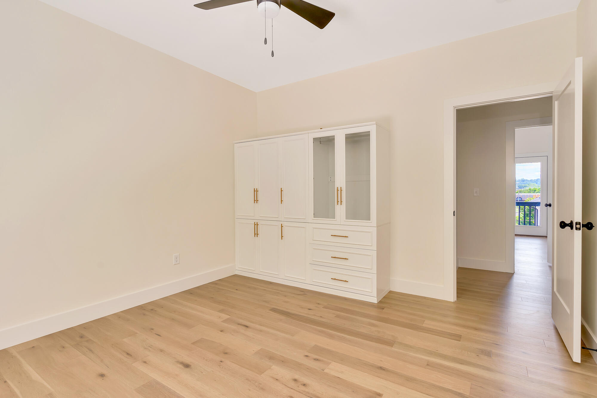 527 O Neal Street, A