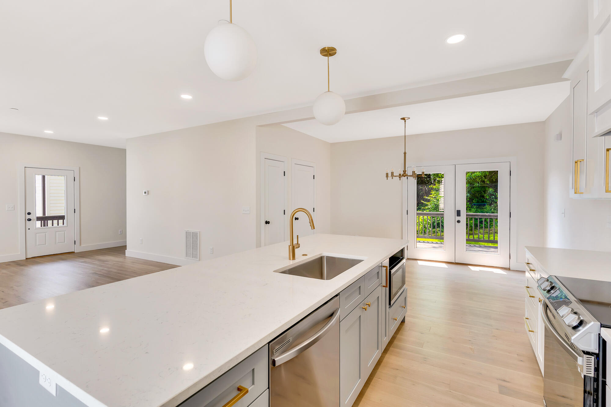 527 O Neal Street, A