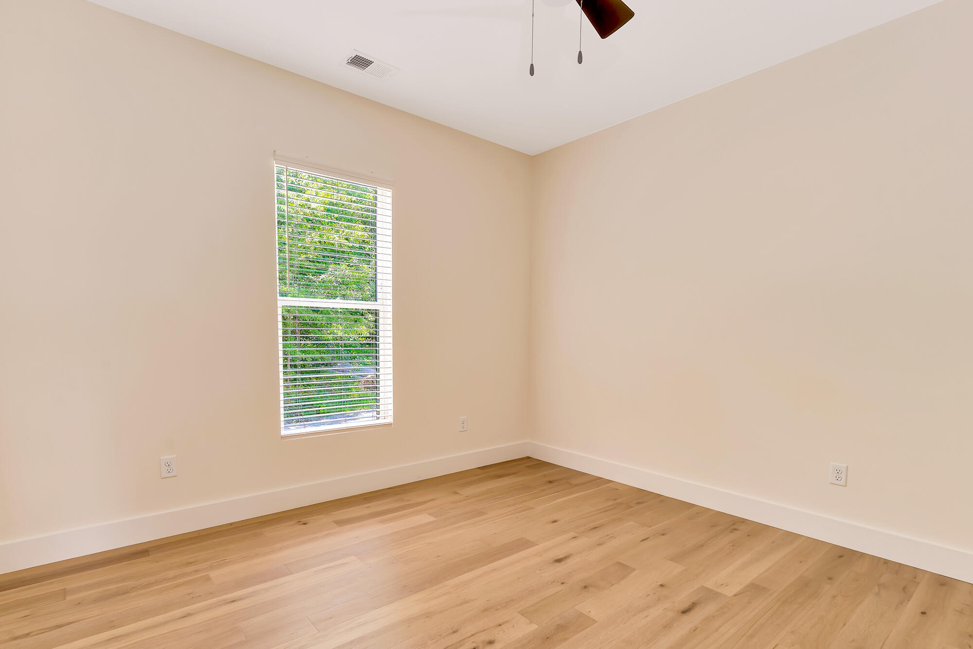 527 O Neal Street, A