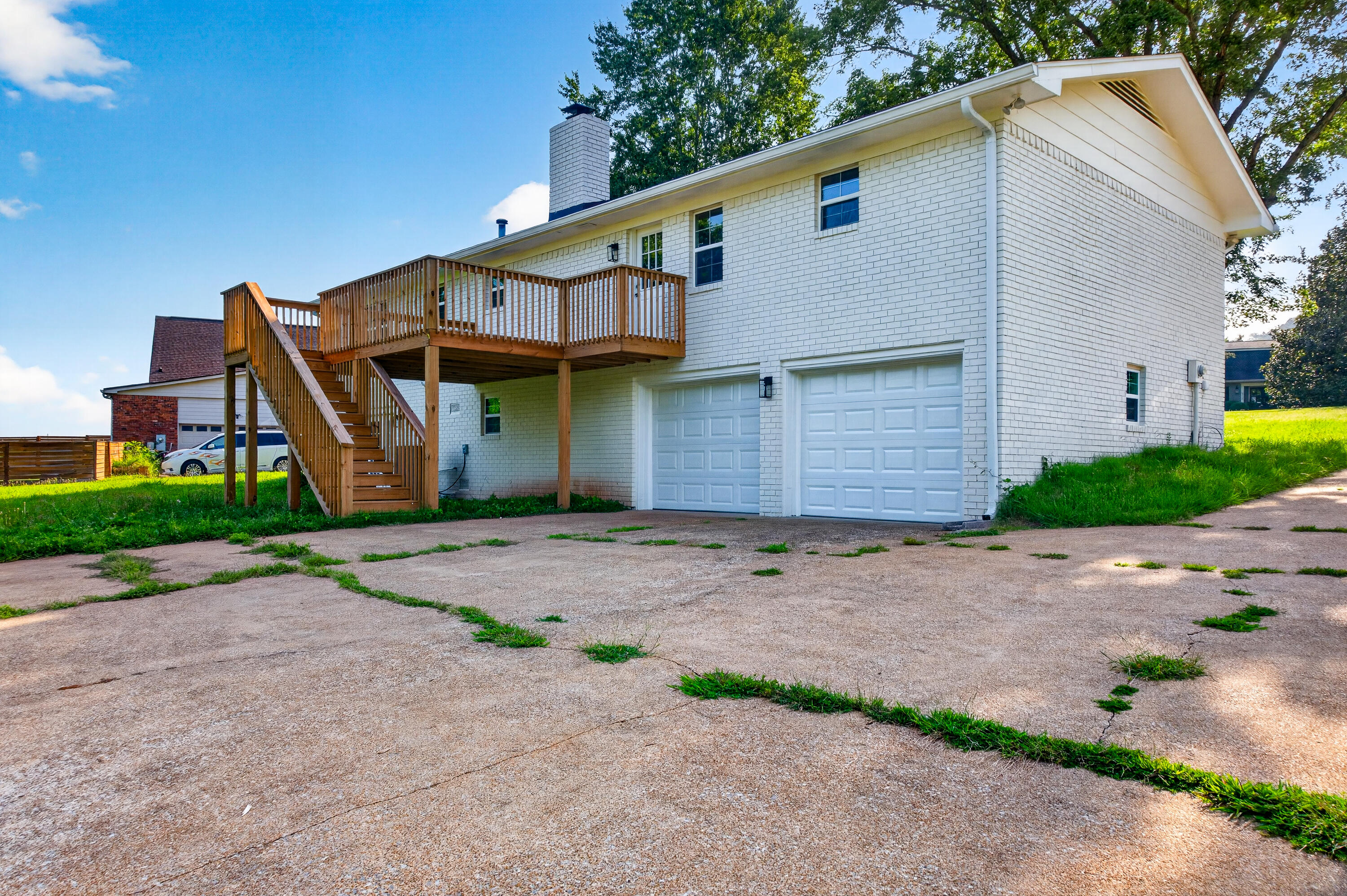 9512 Heathwood Drive