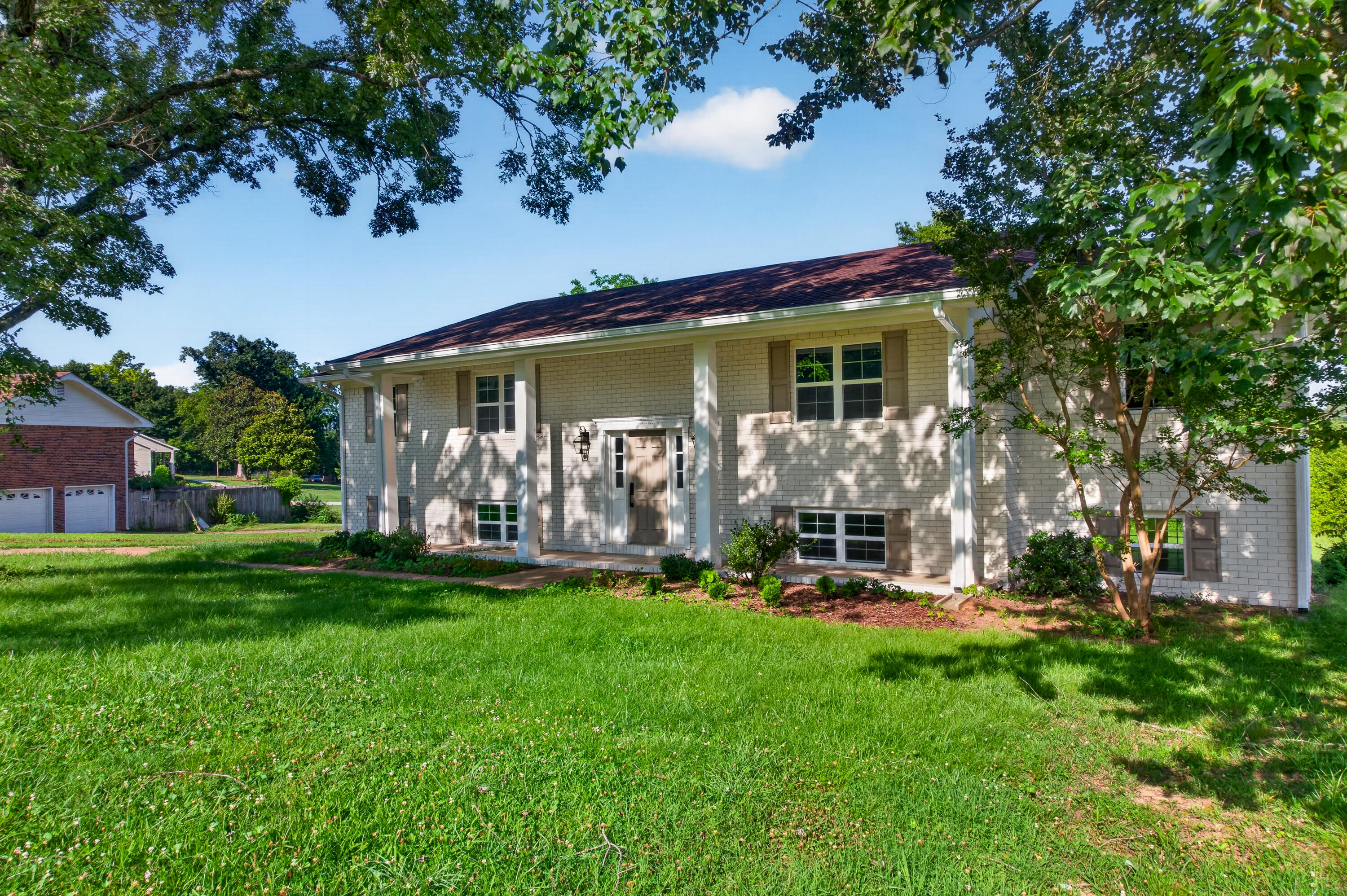 9512 Heathwood Drive
