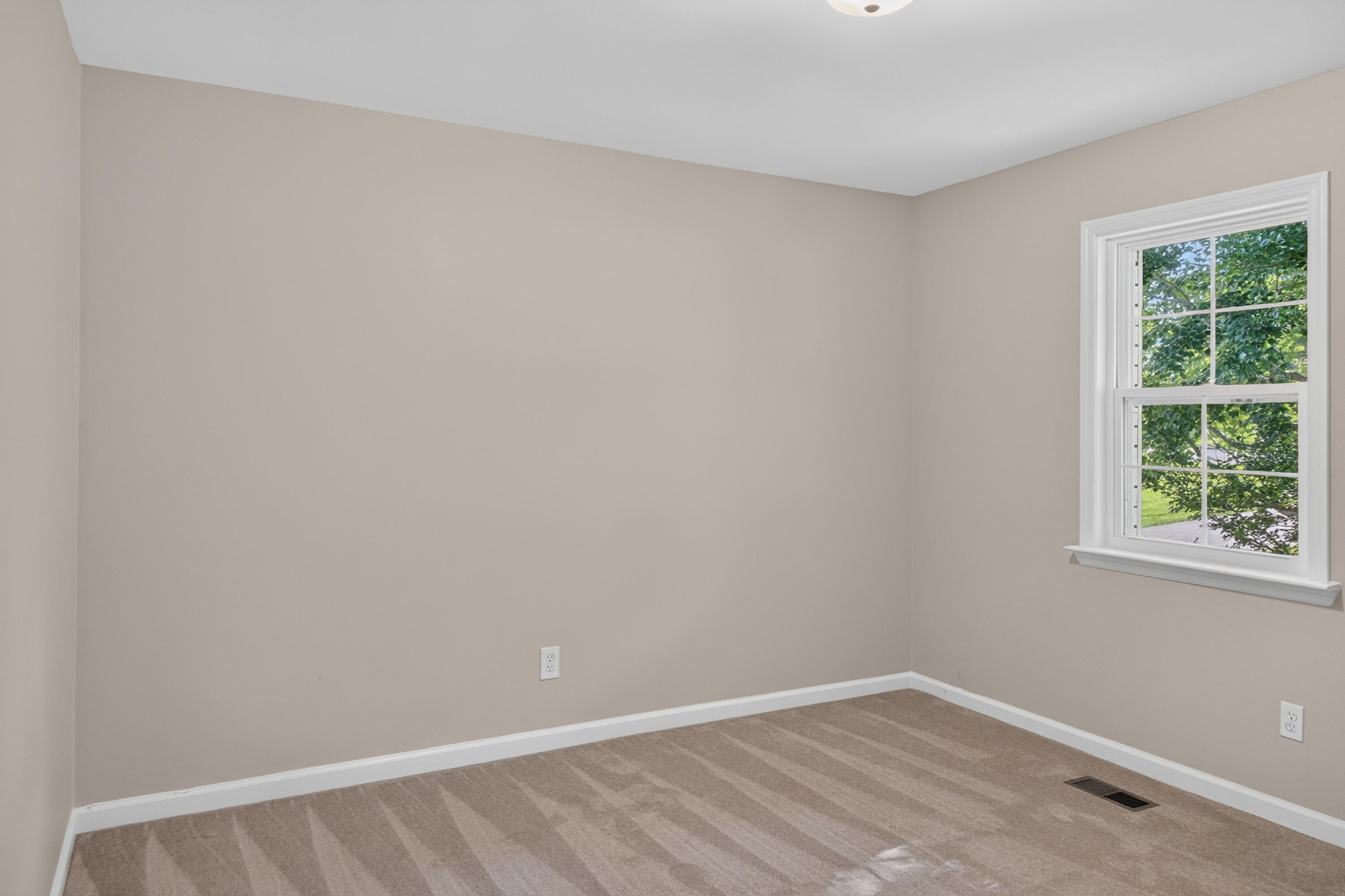 9512 Heathwood Drive