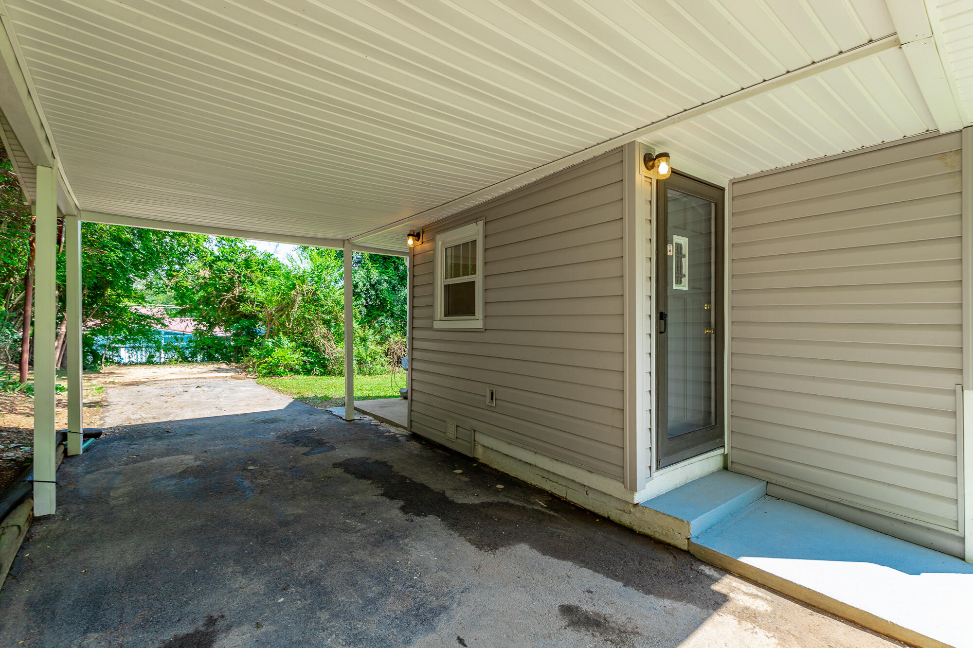 3842 Kingwood Circle