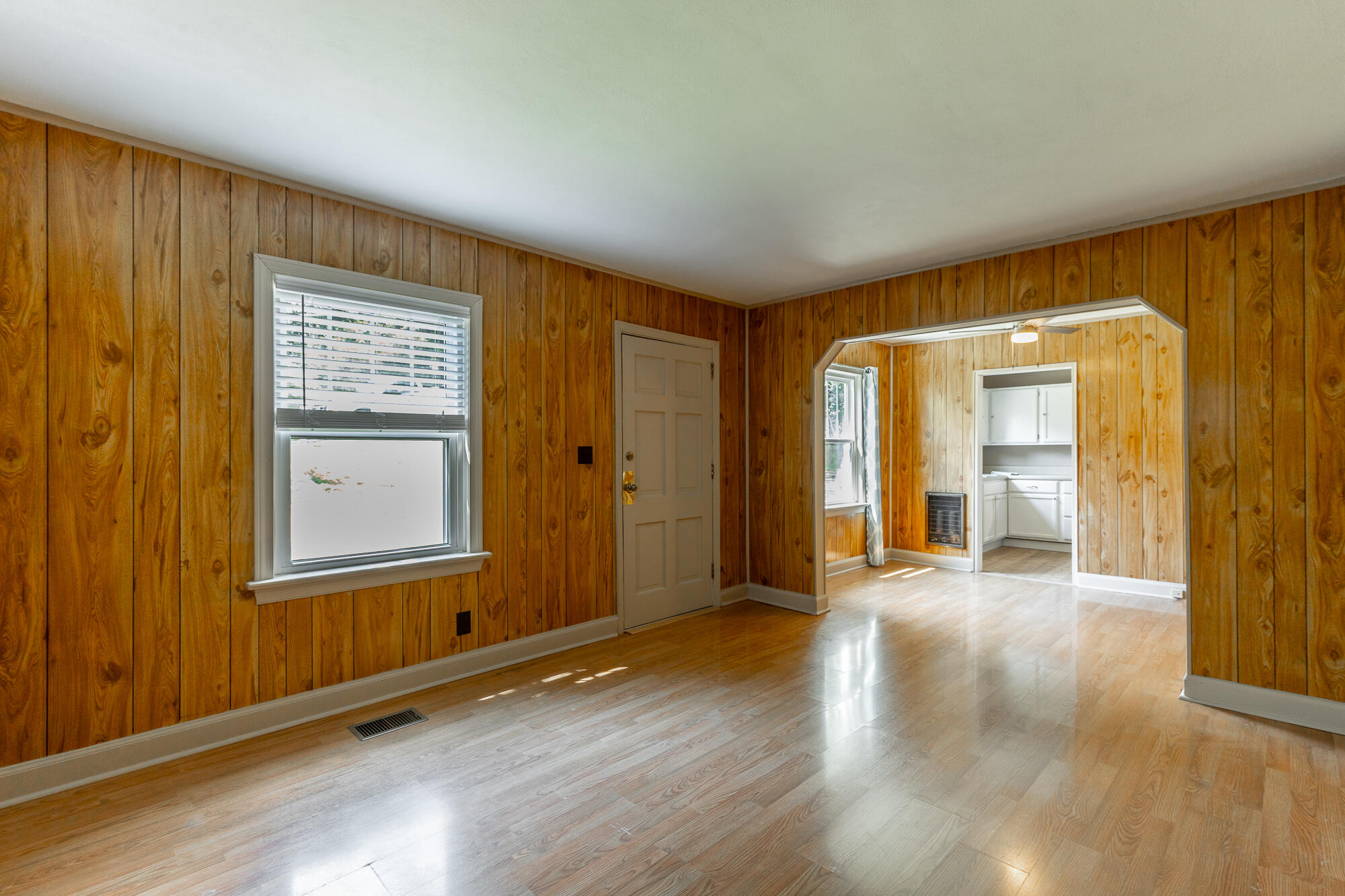 3842 Kingwood Circle