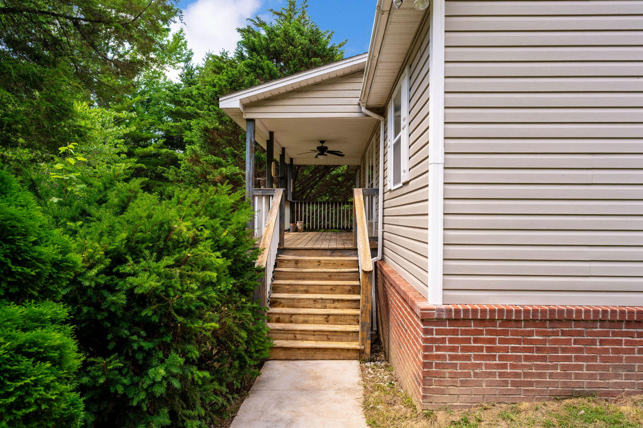 213 S Moore Road