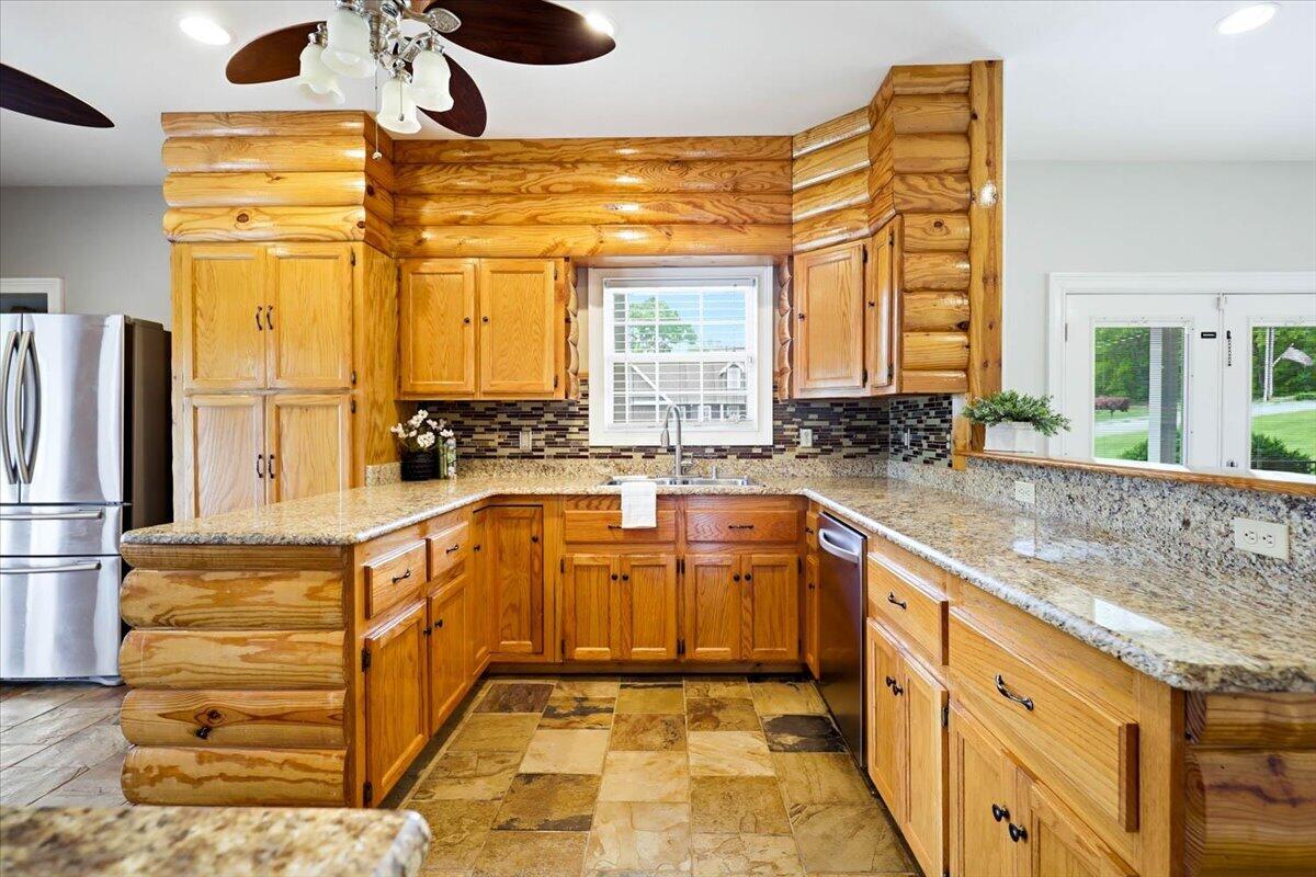 2322 Mowbray Pike