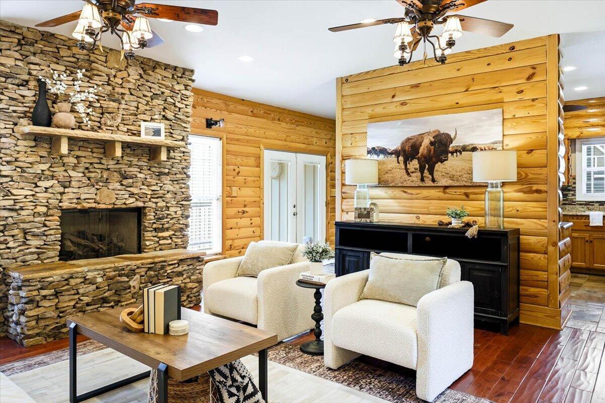 2322 Mowbray Pike