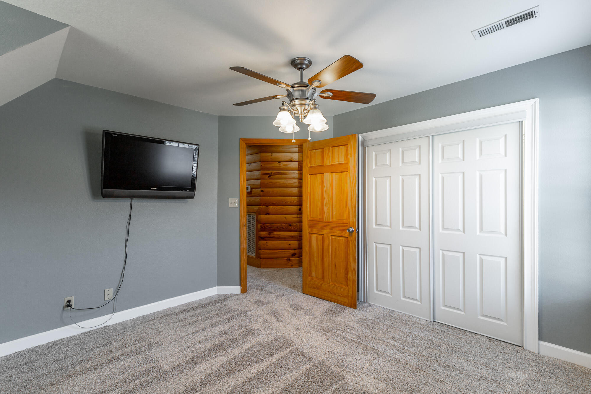 2322 Mowbray Pike