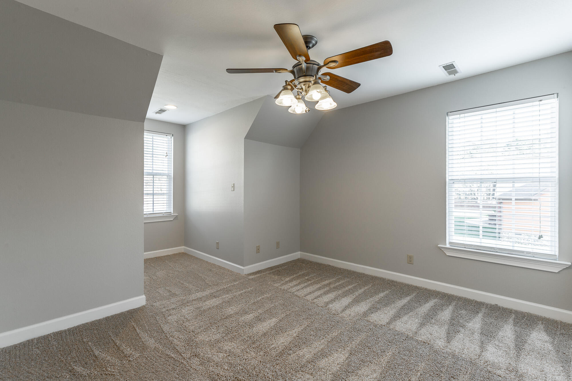 2322 Mowbray Pike