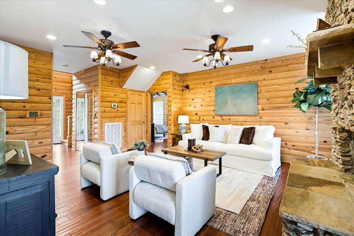 2322 Mowbray Pike