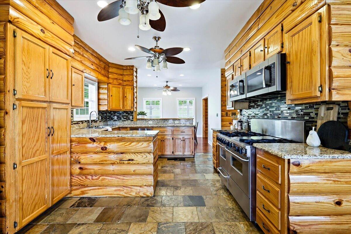 2322 Mowbray Pike