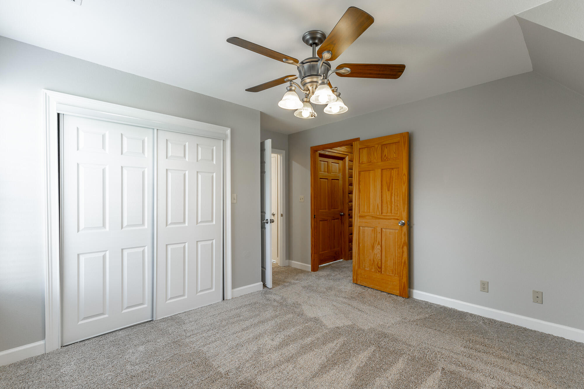2322 Mowbray Pike