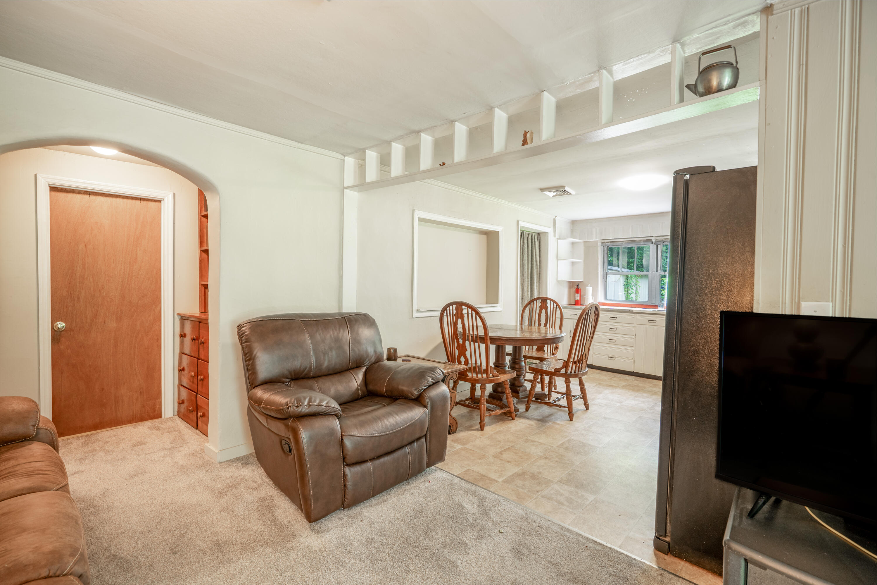 10209 Card Road
