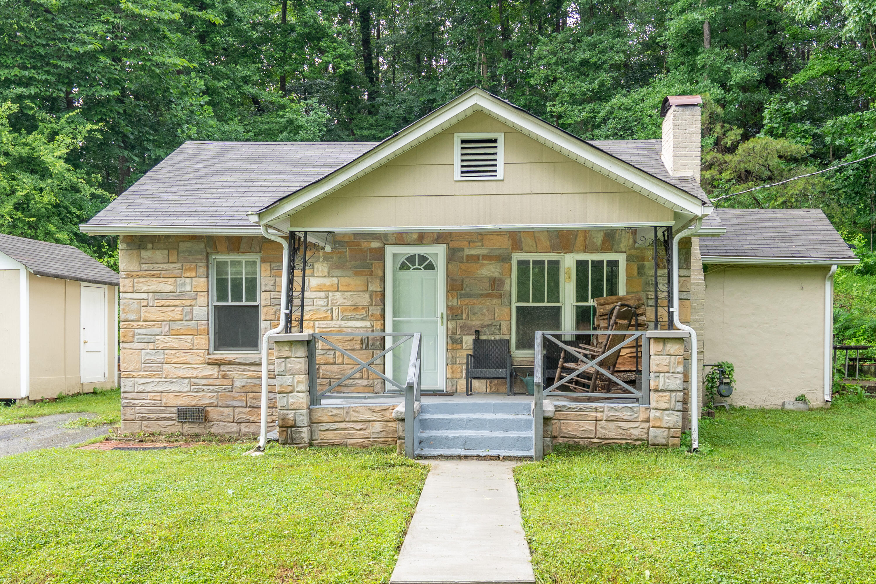 10209 Card Road
