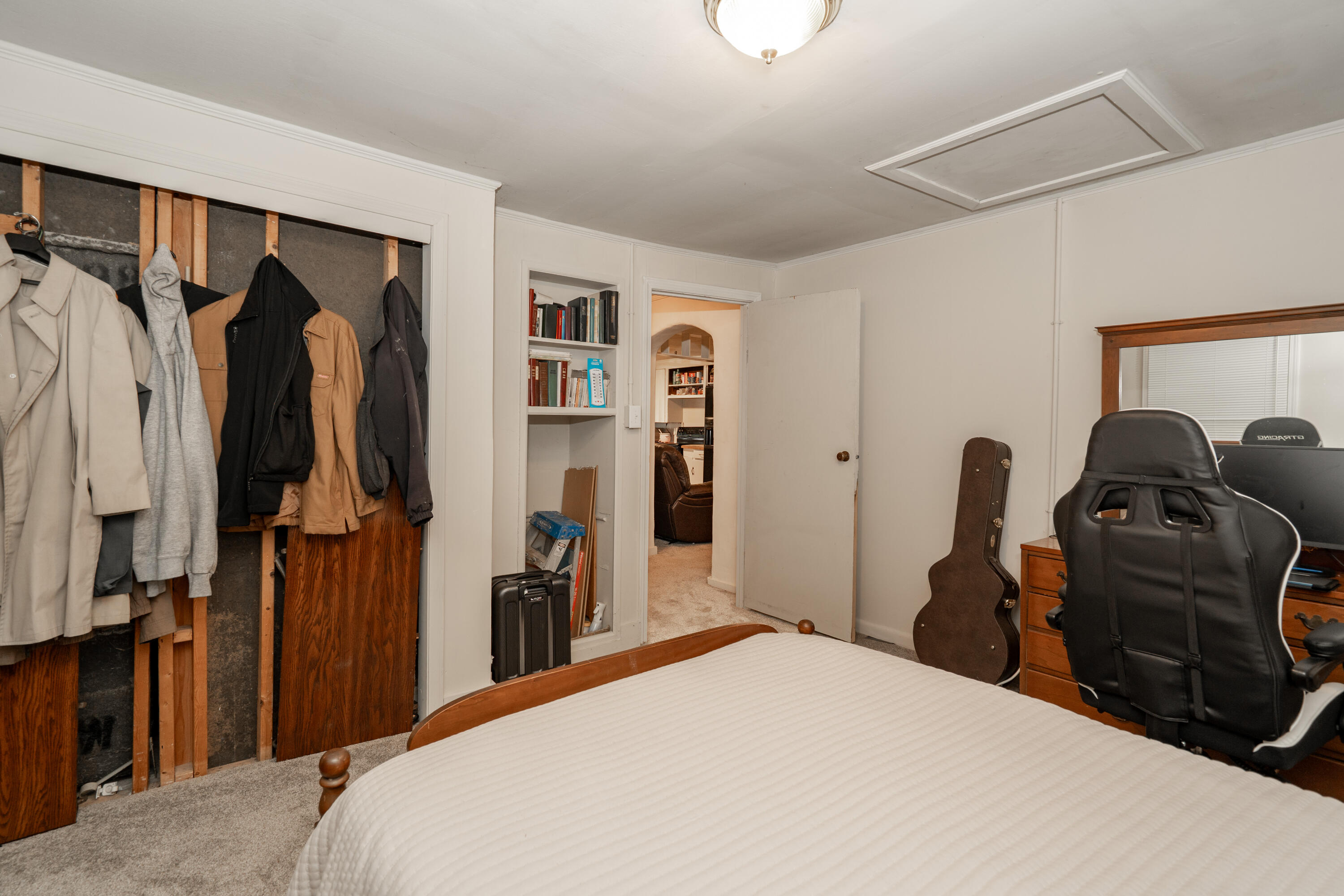 10209 Card Road
