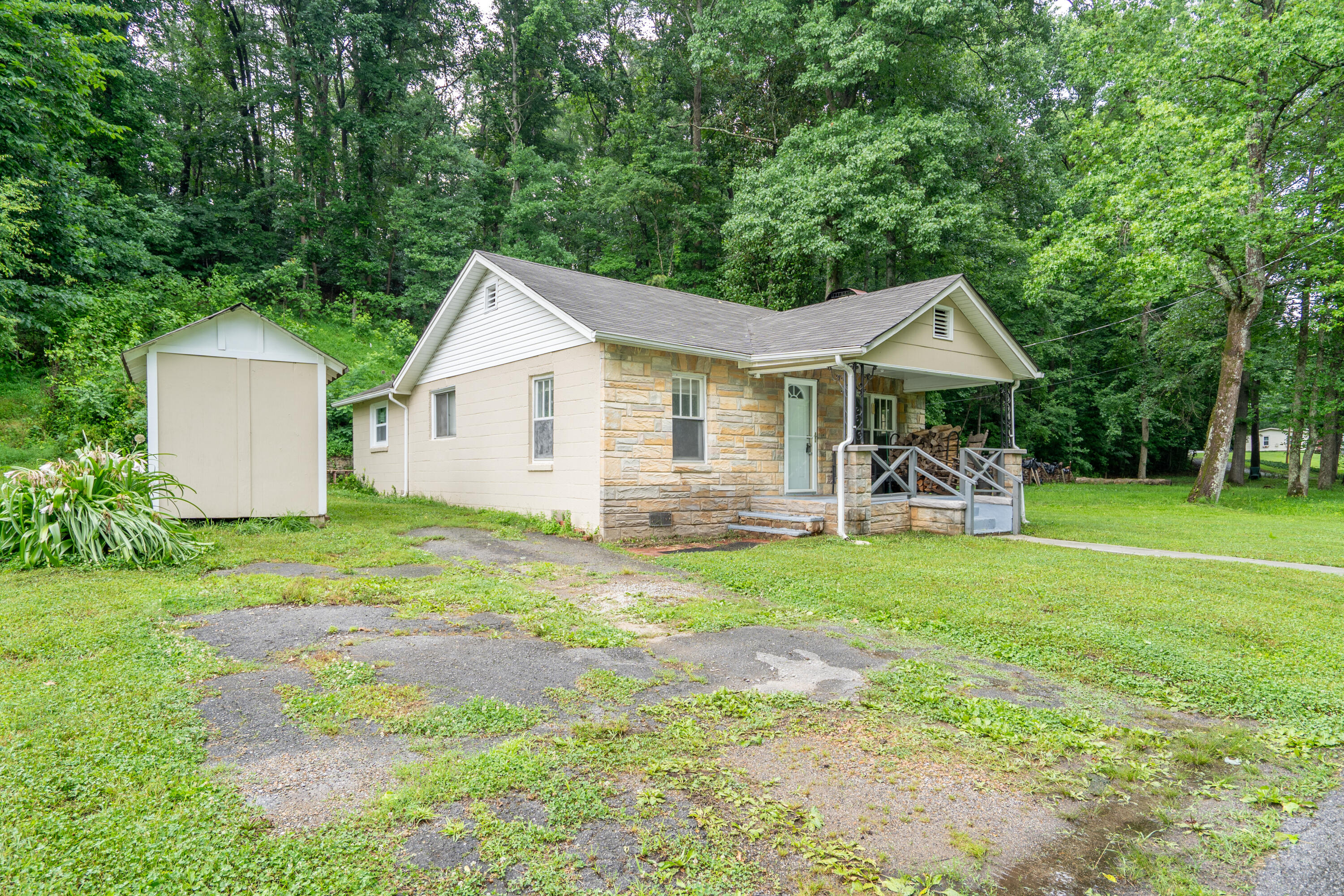 10209 Card Road