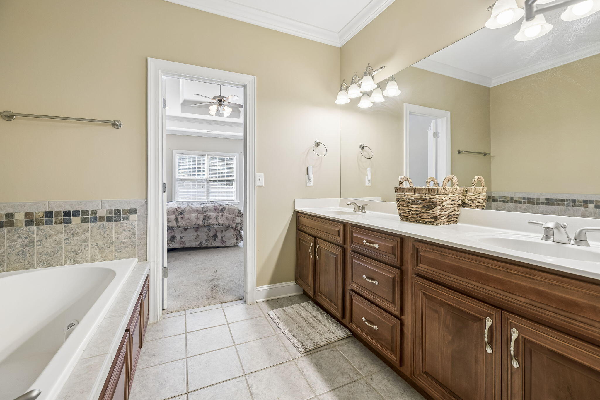 1004 Grey Oaks Lane