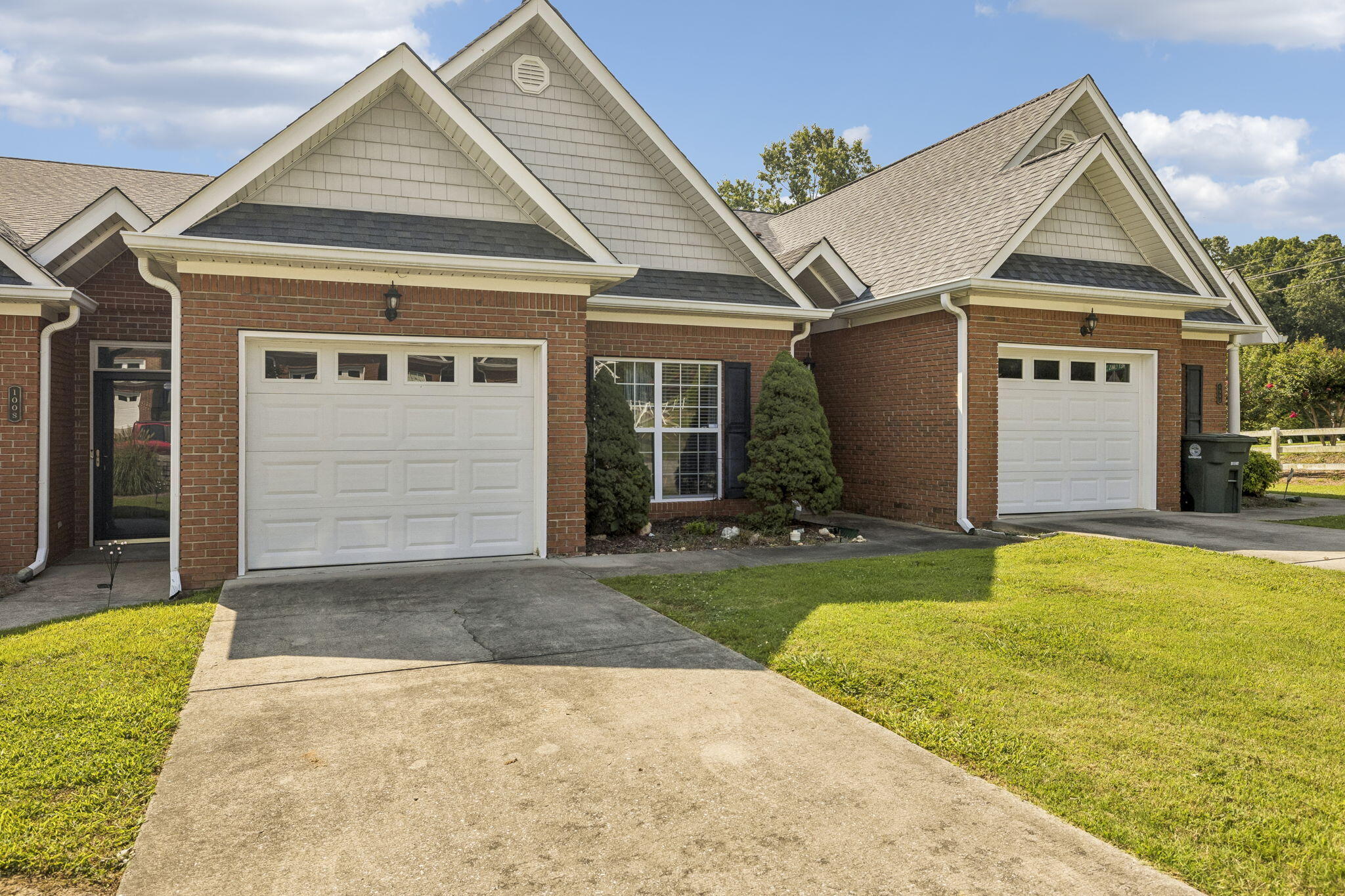 1004 Grey Oaks Lane