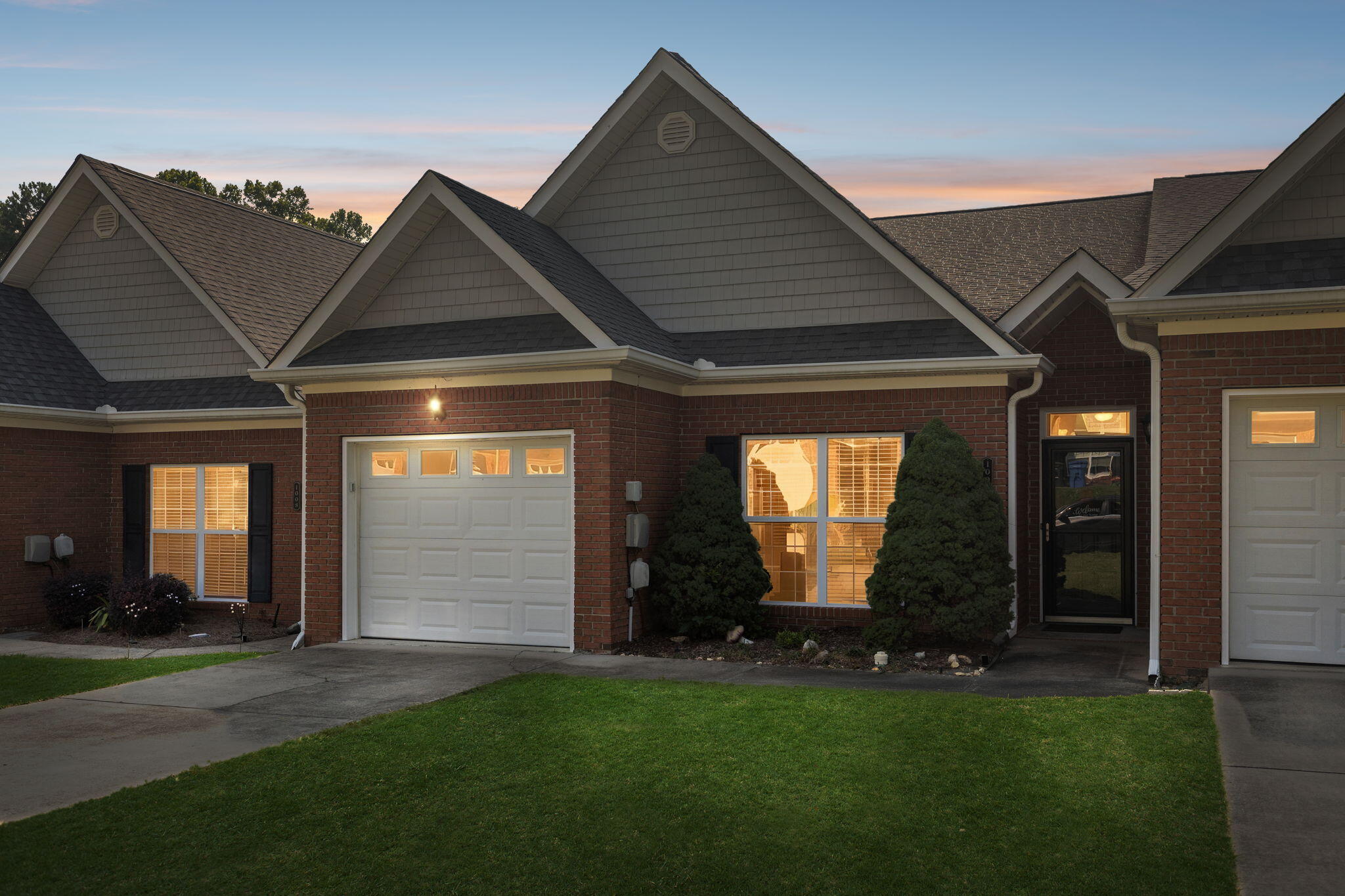 1004 Grey Oaks Lane