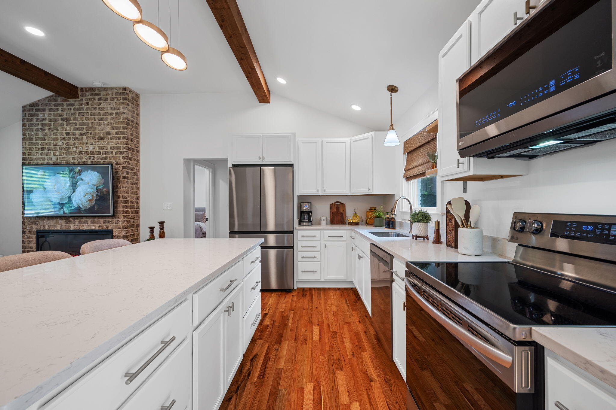 3594 Knollwood Hill Drive