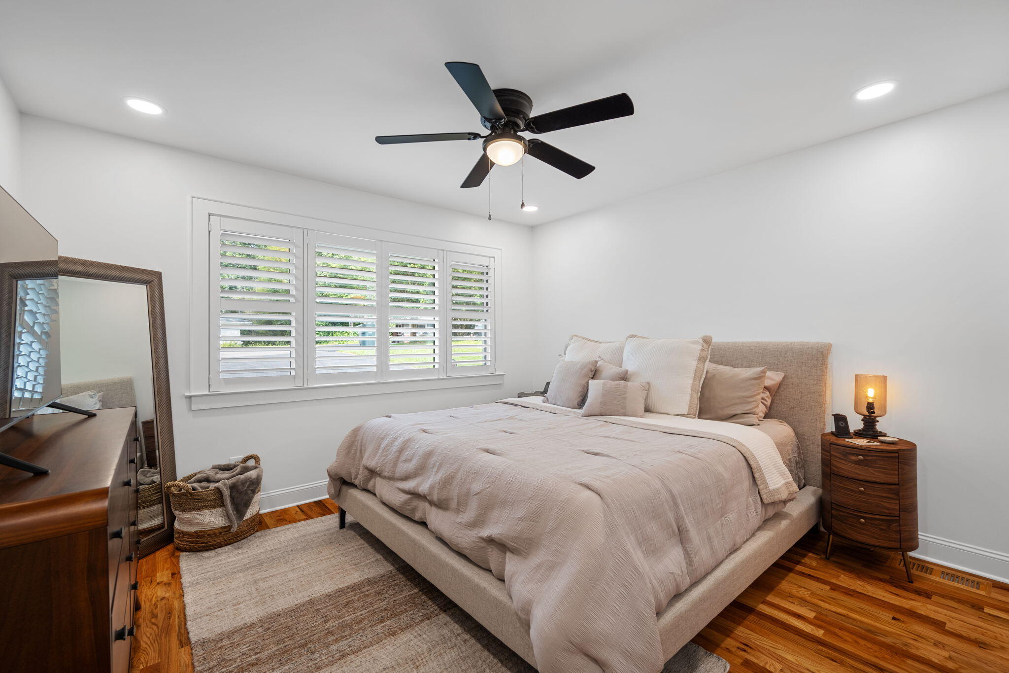 3594 Knollwood Hill Drive
