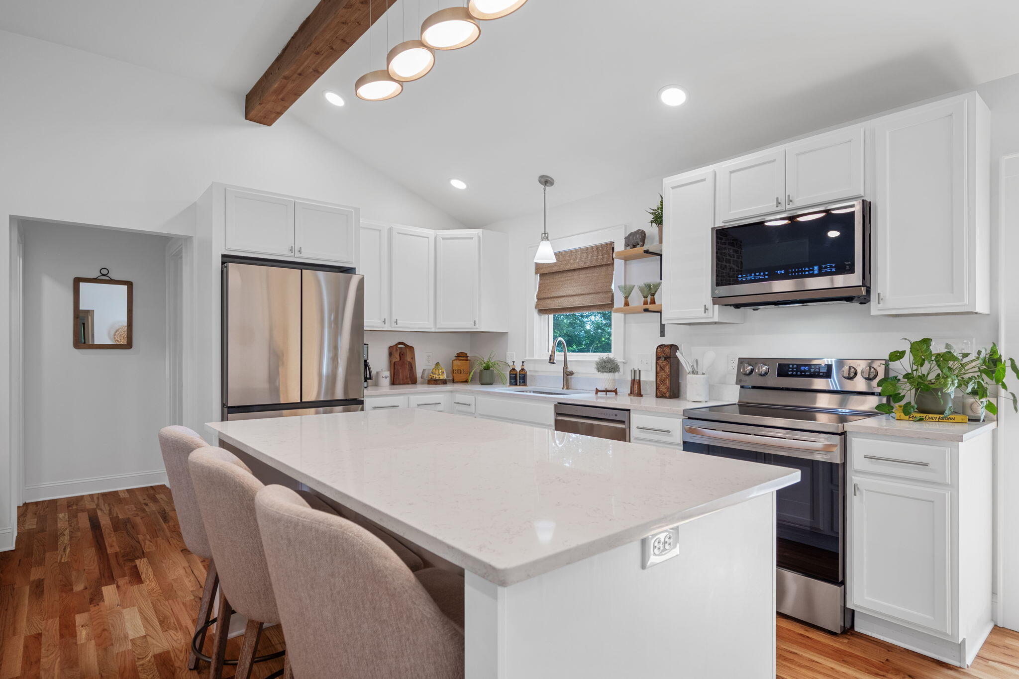 3594 Knollwood Hill Drive