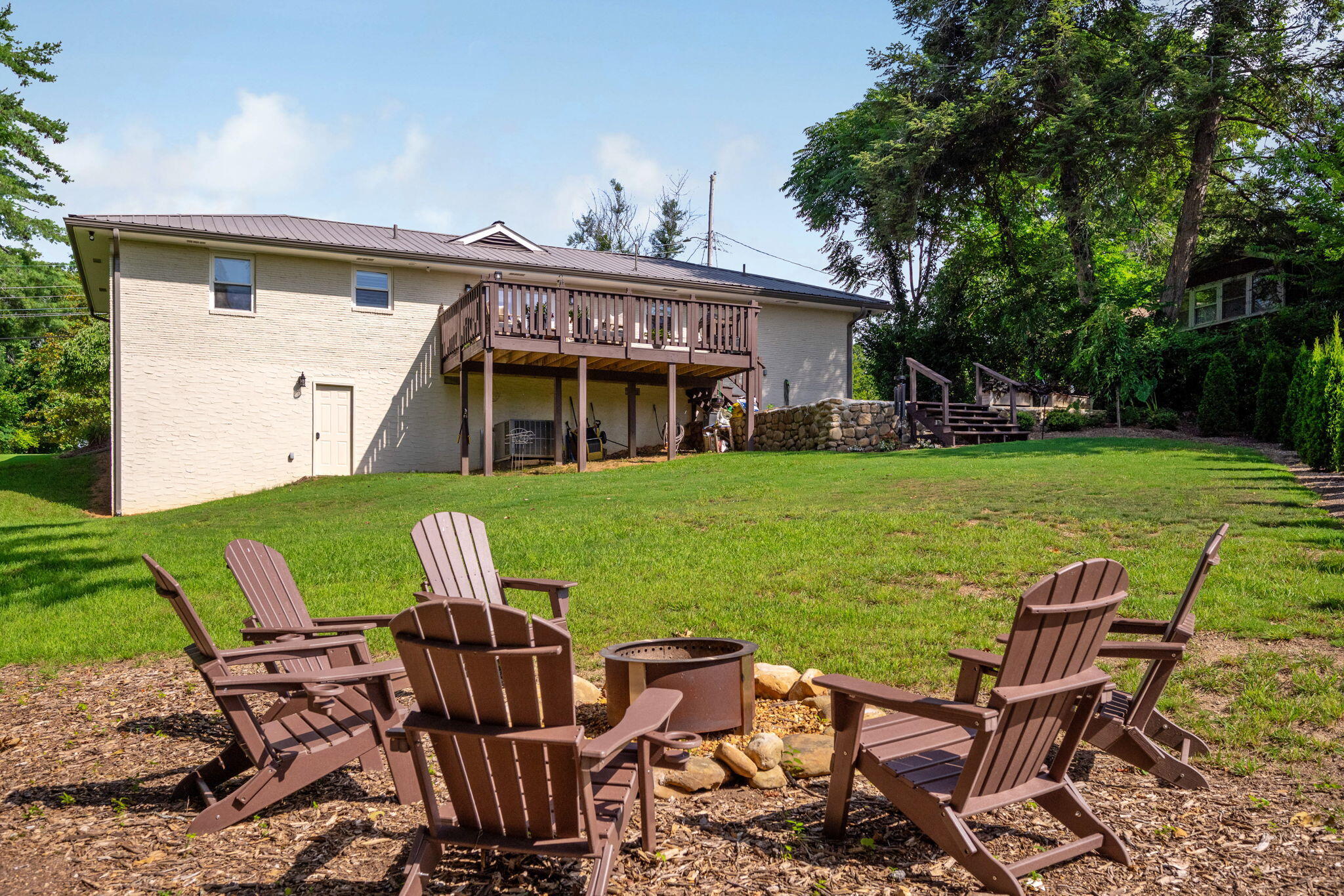 3594 Knollwood Hill Drive