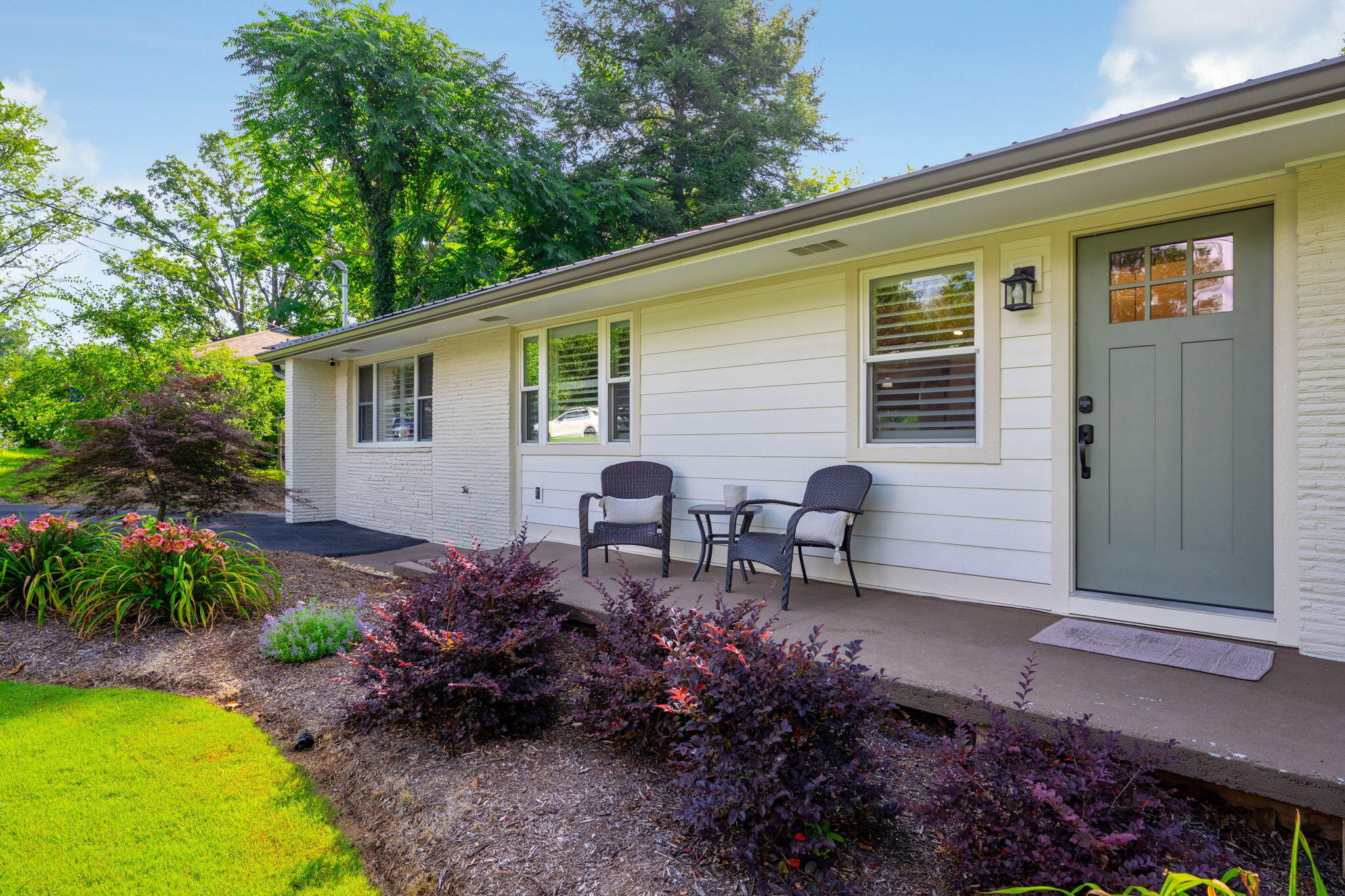 3594 Knollwood Hill Drive