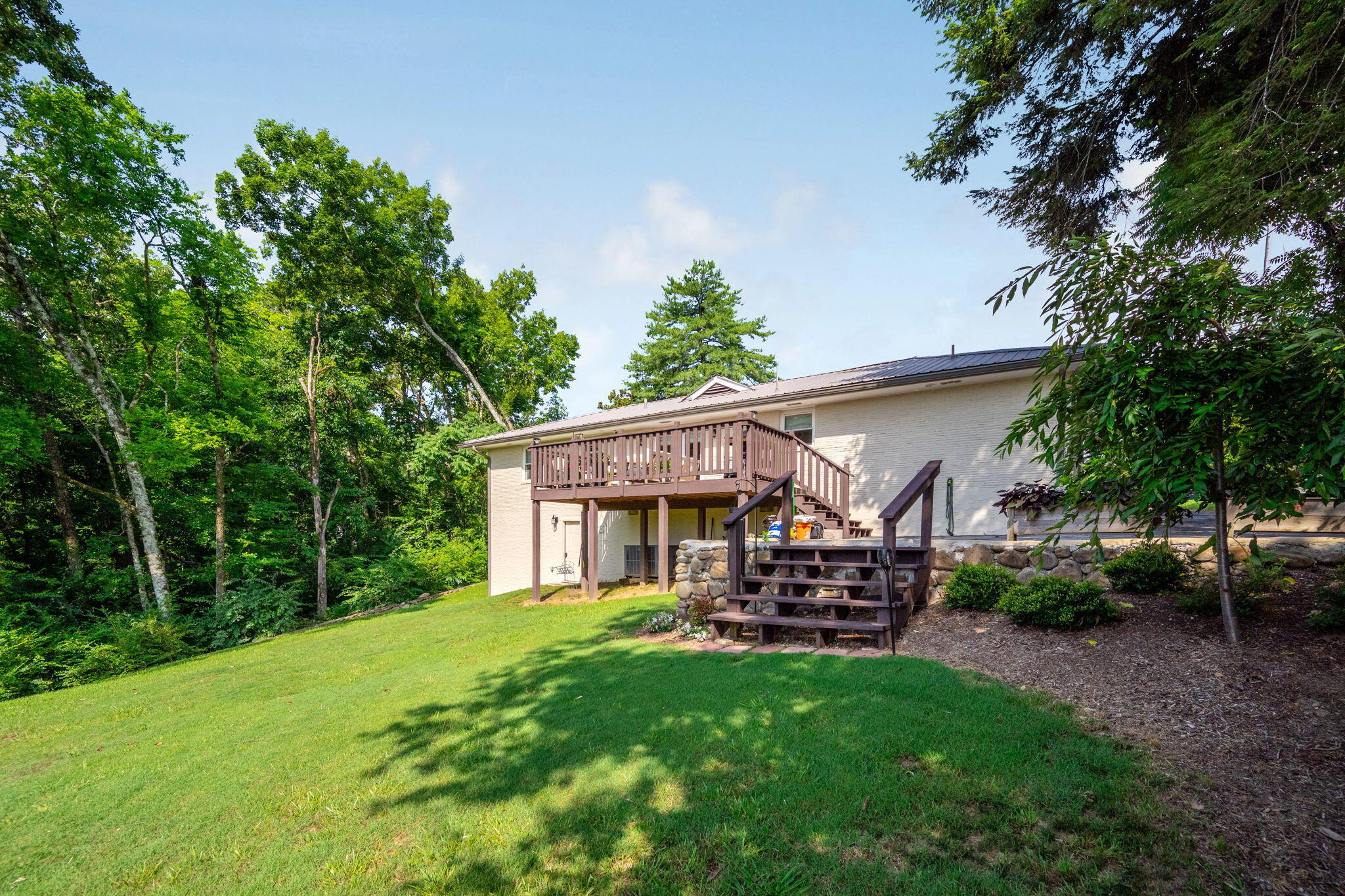 3594 Knollwood Hill Drive