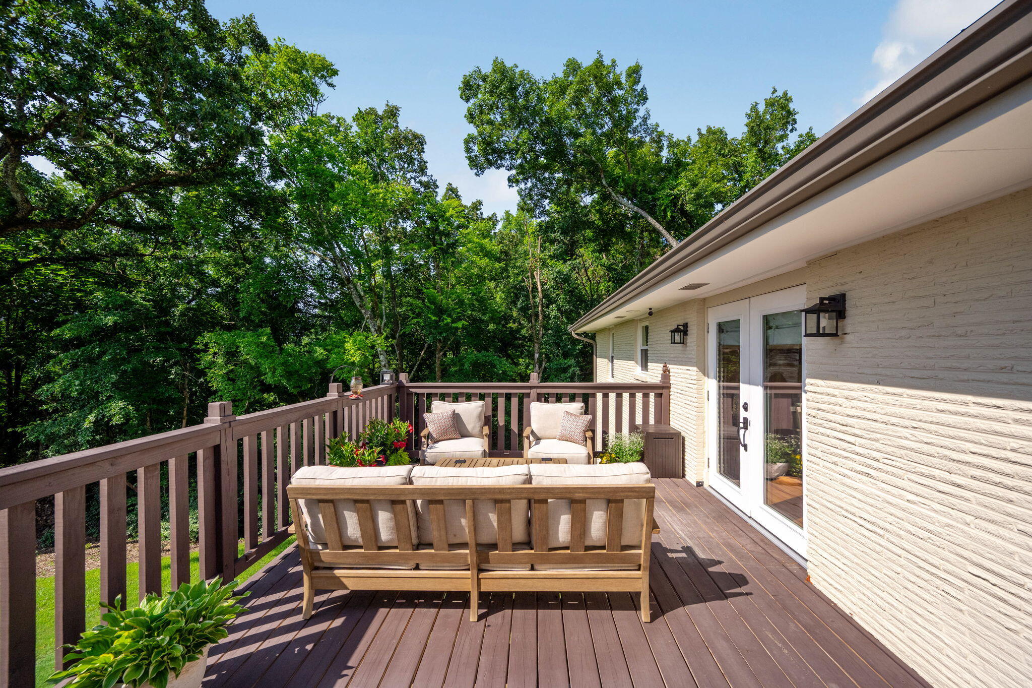 3594 Knollwood Hill Drive