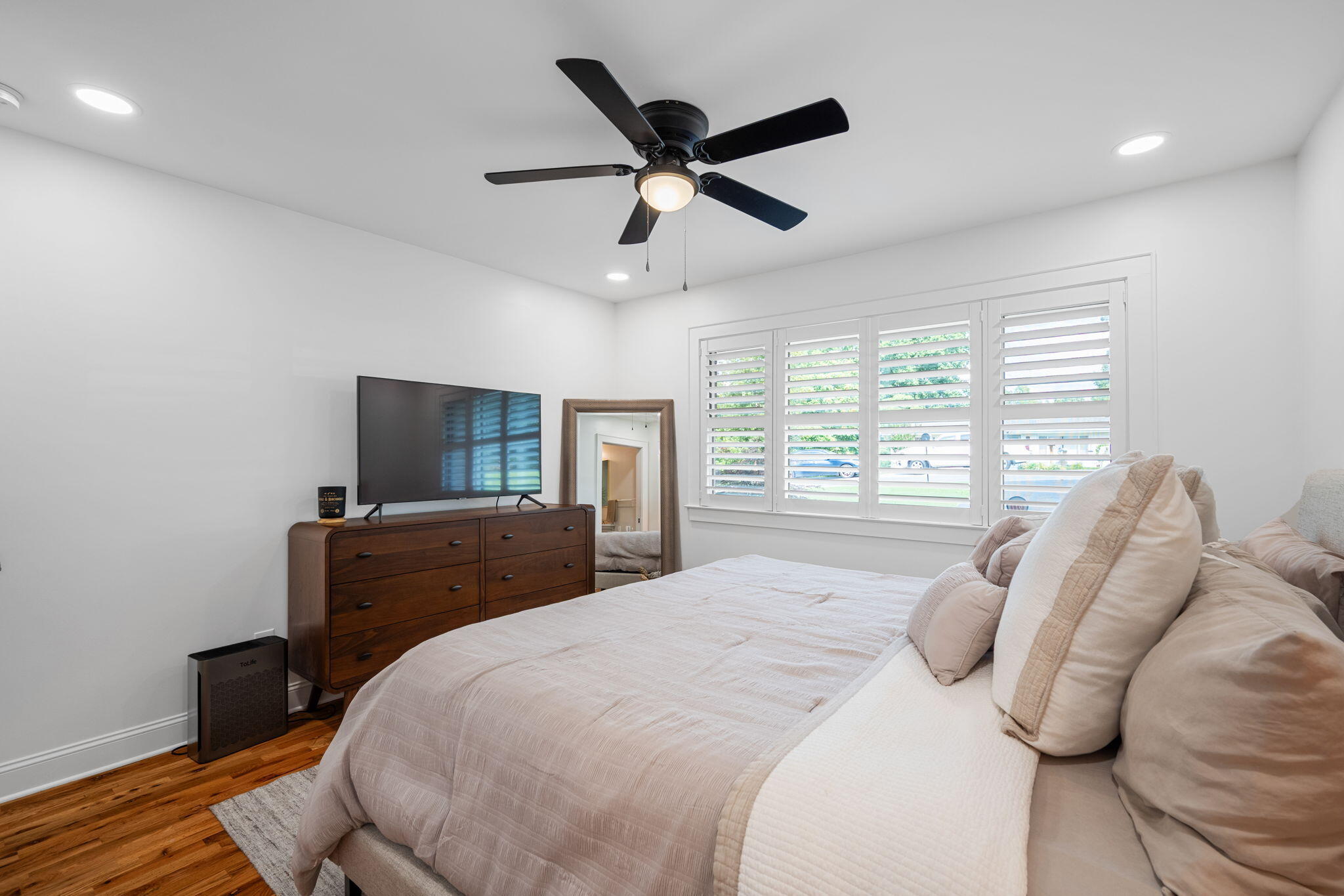 3594 Knollwood Hill Drive