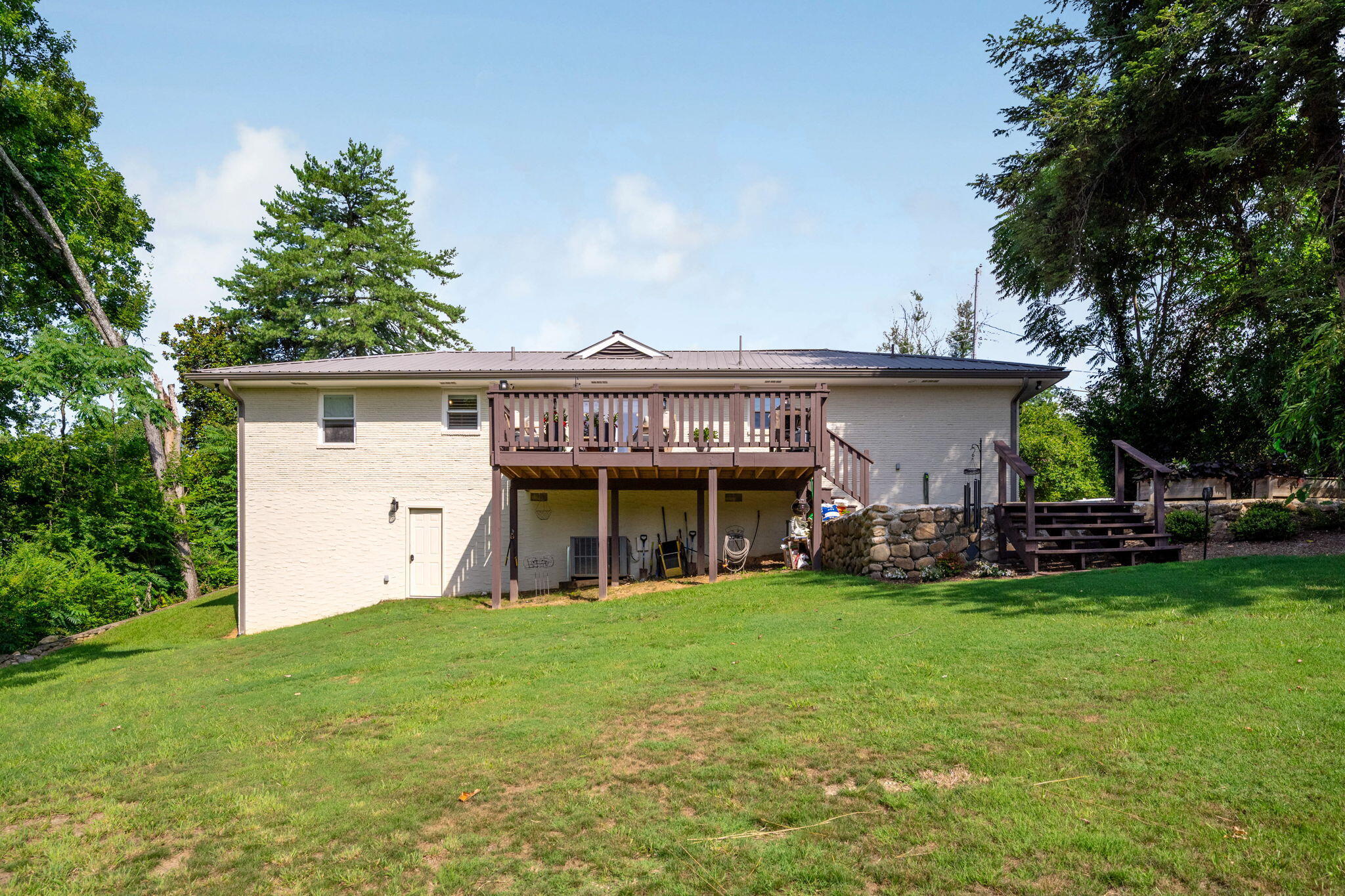 3594 Knollwood Hill Drive