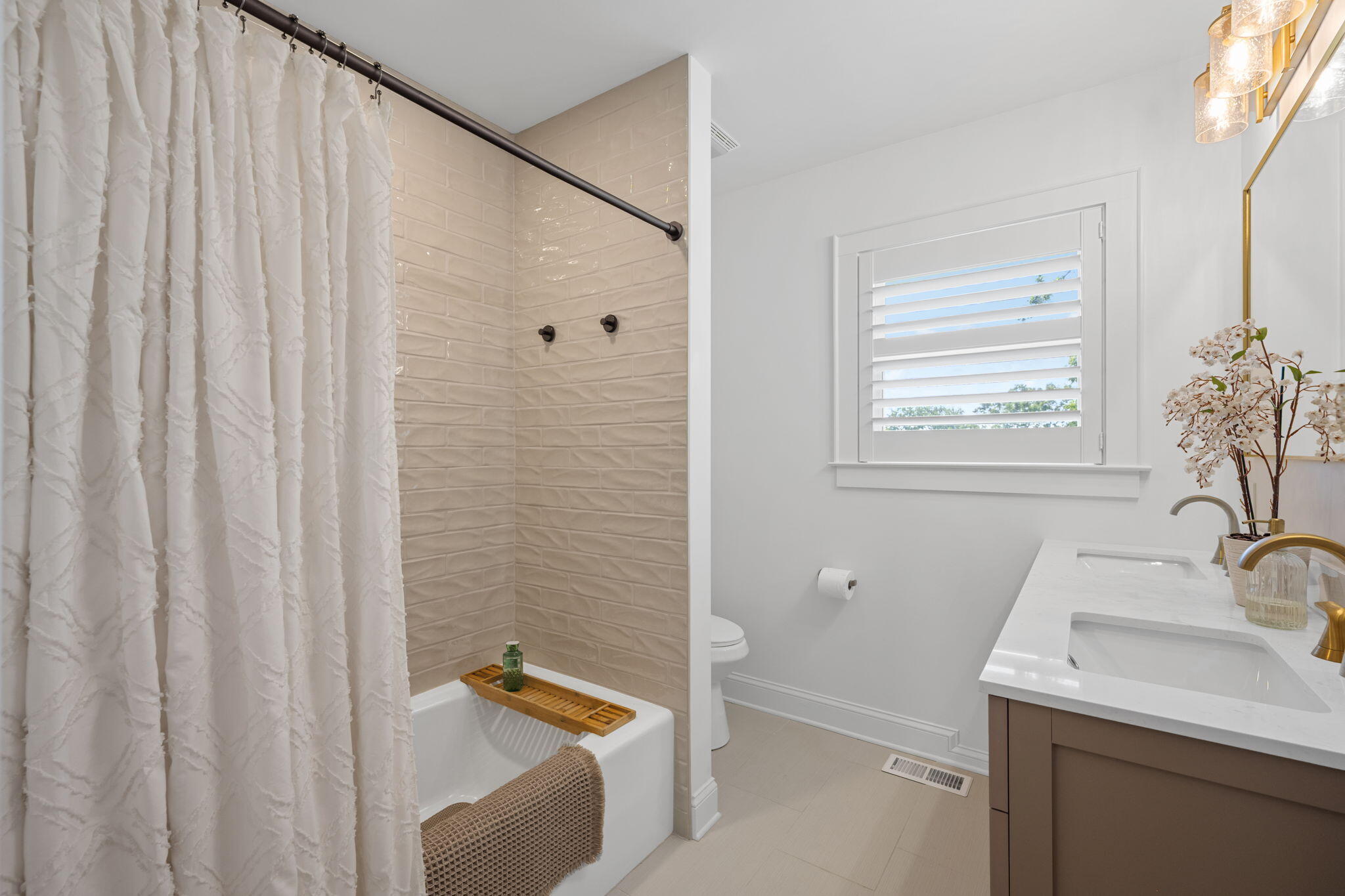 3594 Knollwood Hill Drive