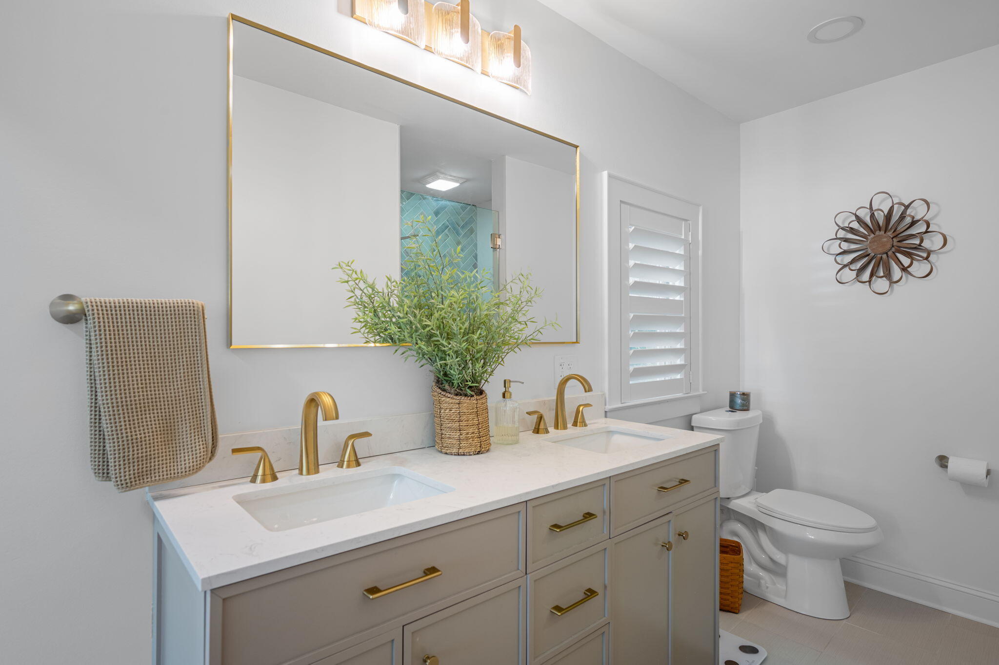3594 Knollwood Hill Drive