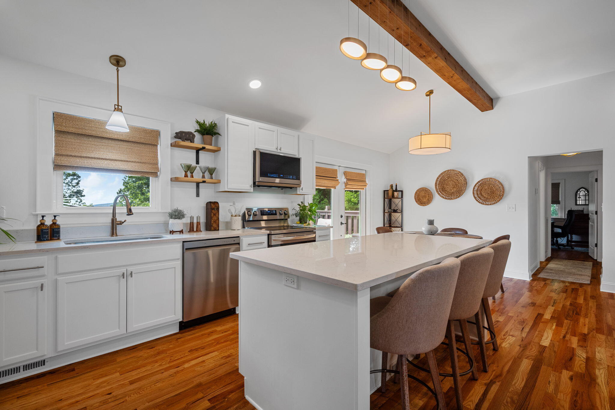 3594 Knollwood Hill Drive