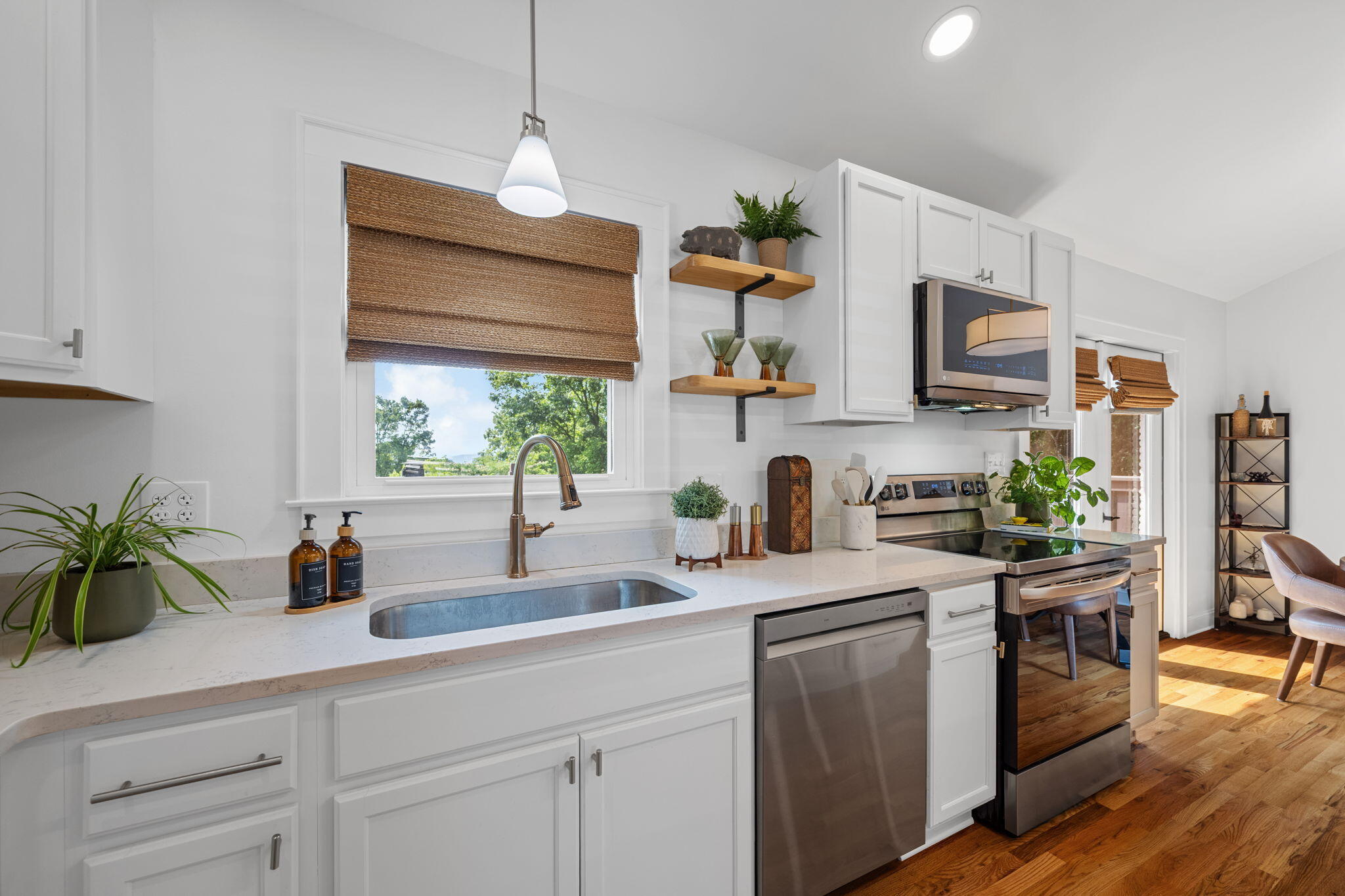3594 Knollwood Hill Drive