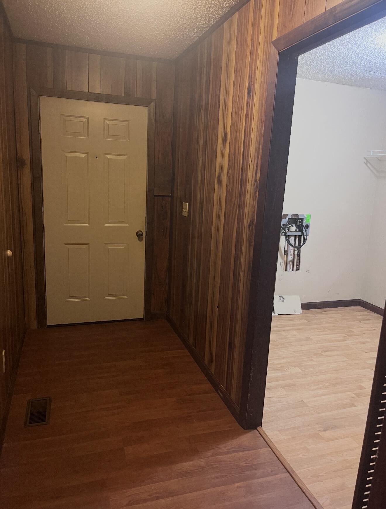 245 N Airport Circle NW