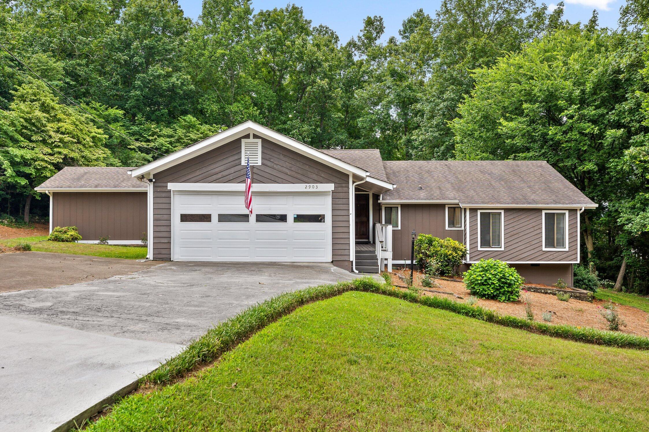 2903 Huckleberry Lane