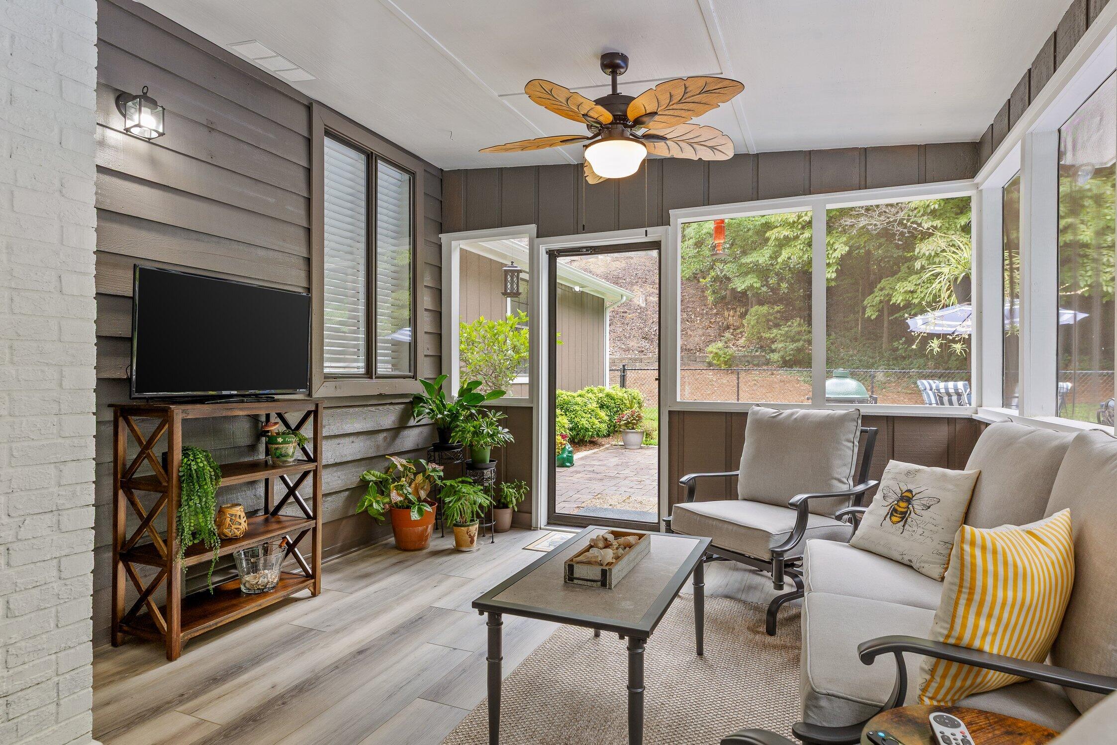 2903 Huckleberry Lane